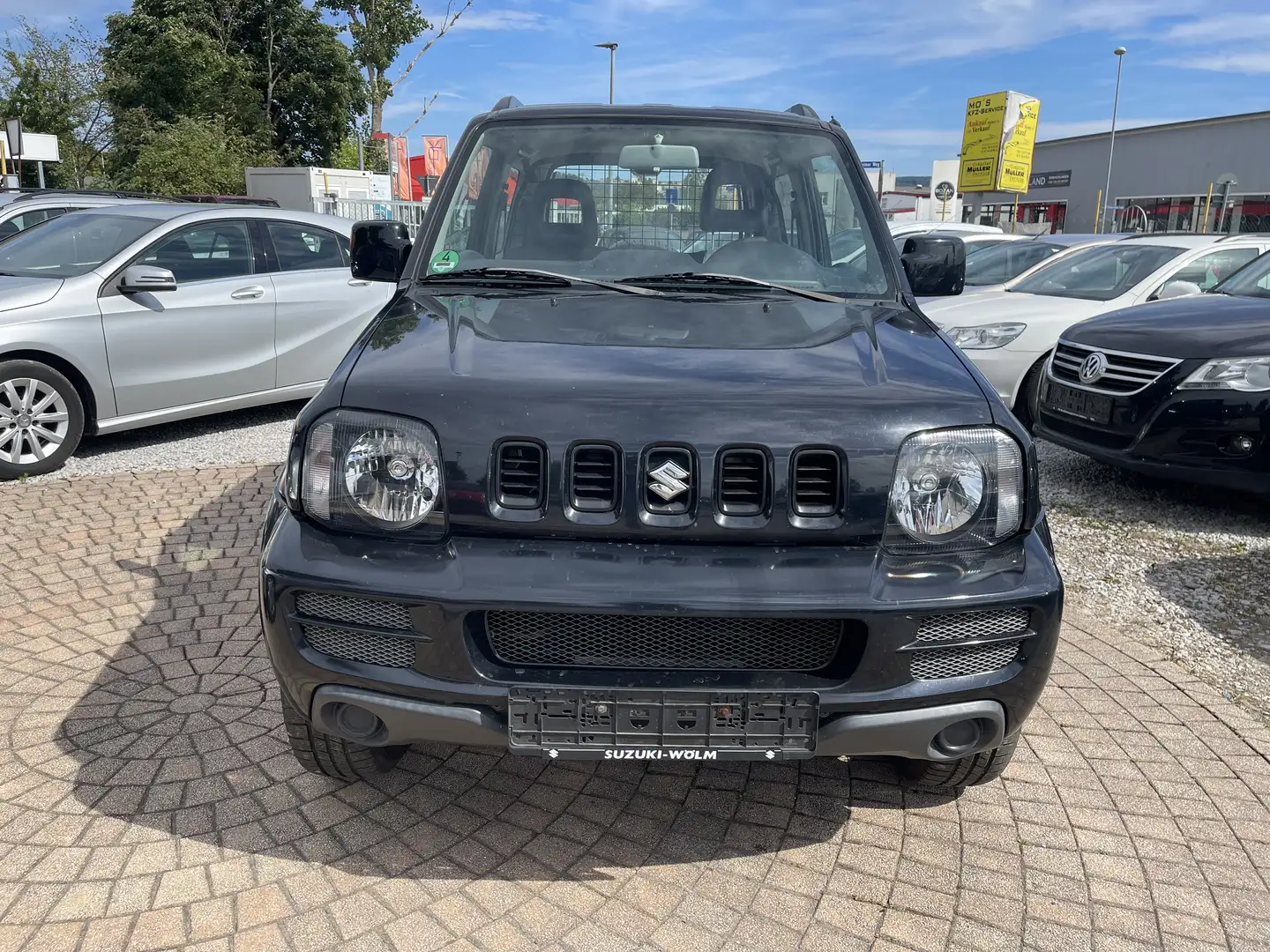 Suzuki Jimny Automatik Allrad in guten und gepflegten Zustand Schwarz - 1