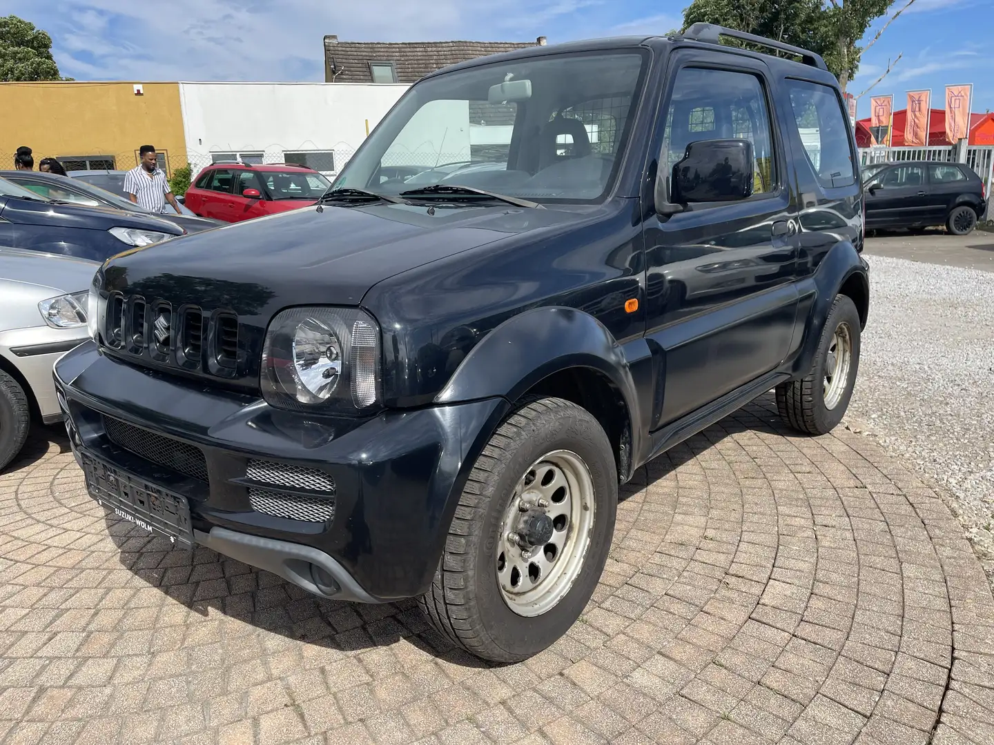 Suzuki Jimny Automatik Allrad in guten und gepflegten Zustand Schwarz - 2