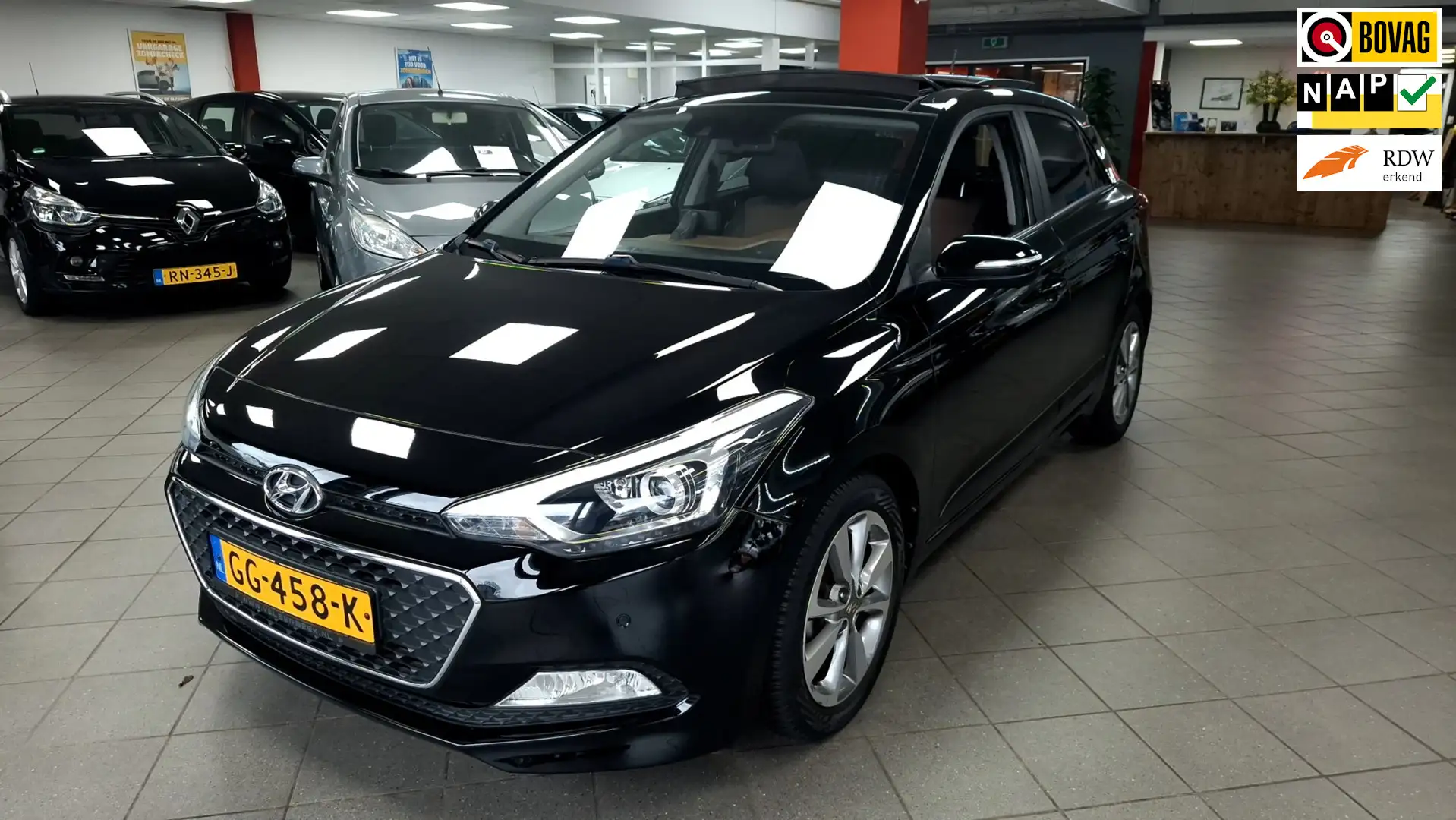Hyundai i20 1.2 HP i-Motion Premium Zwart - 1