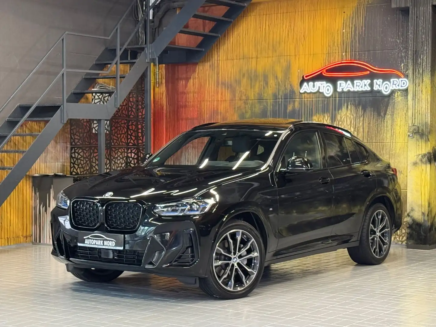 BMW X4 xDrive 30d M Sport LASER~STANDHZG~PANO~KAMERA Schwarz - 1