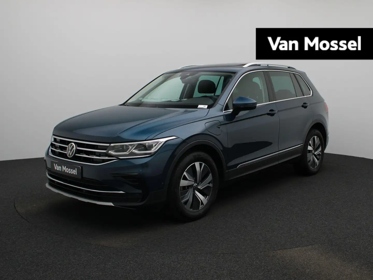 Volkswagen Tiguan 1.4 TSI eHybrid R-Line Business+ | 245 PK | Plug-I Blauw - 1