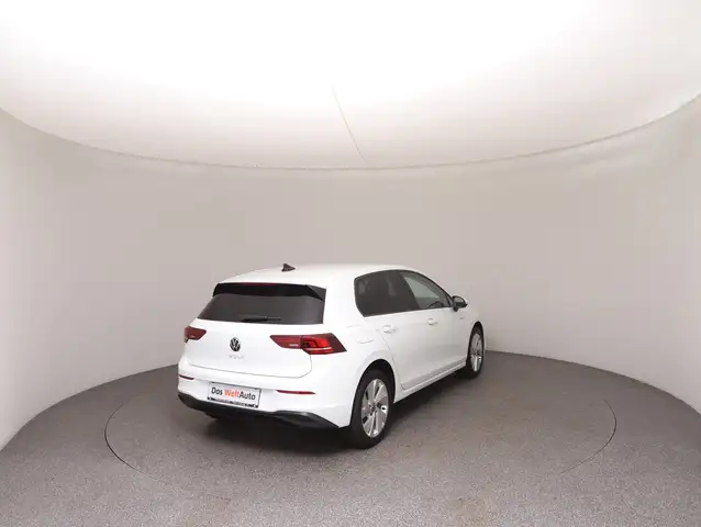 Volkswagen Golf view 4
