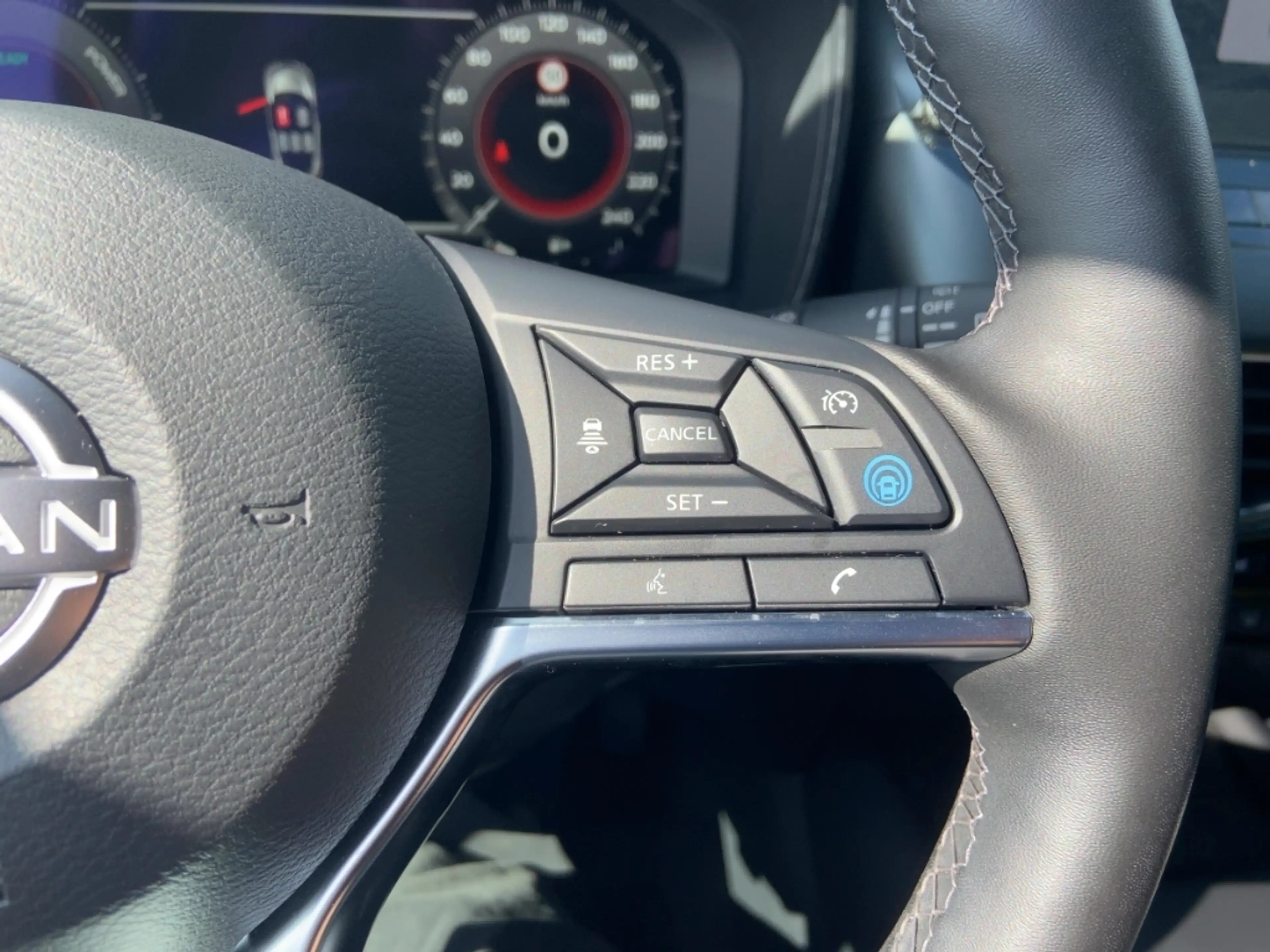 Nissan Juke N-CONNECTA 1.6 Hybrid 143 PS Automatik/Winter/ProP — photo 19