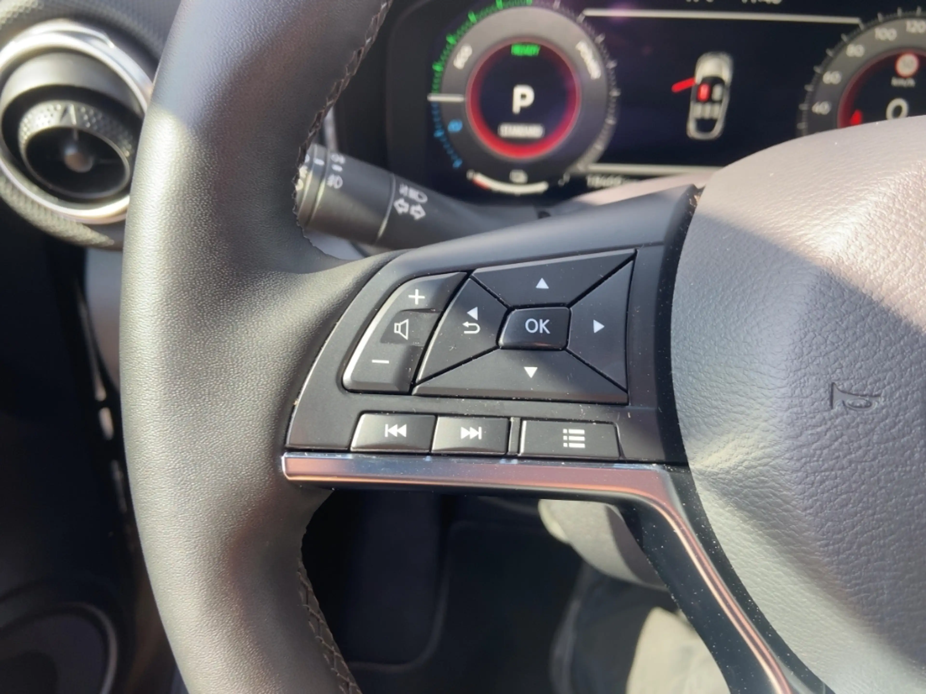 Nissan Juke N-CONNECTA 1.6 Hybrid 143 PS Automatik/Winter/ProP — photo 20