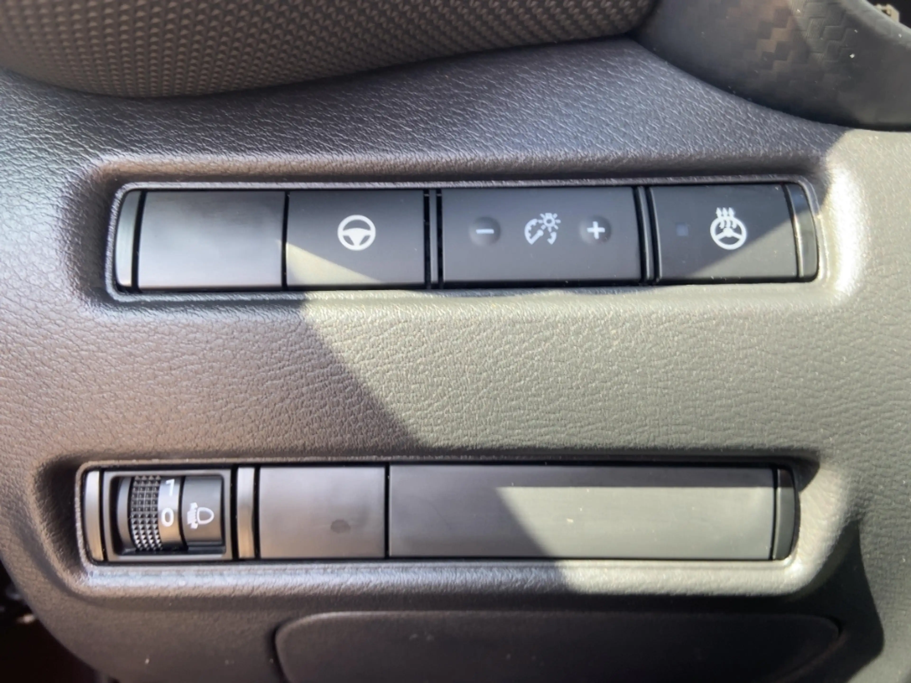 Nissan Juke N-CONNECTA 1.6 Hybrid 143 PS Automatik/Winter/ProP — photo 18