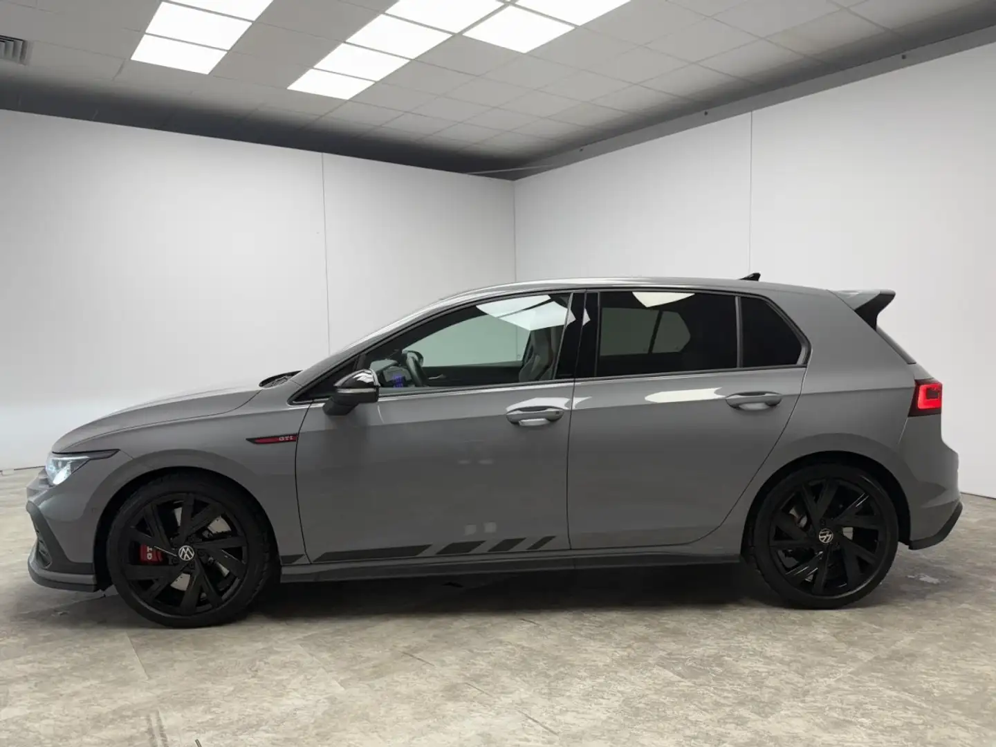 Volkswagen Golf VIII GTI Clubsport 2.0 TSI DSG Klima Navi Leder Grau - 2