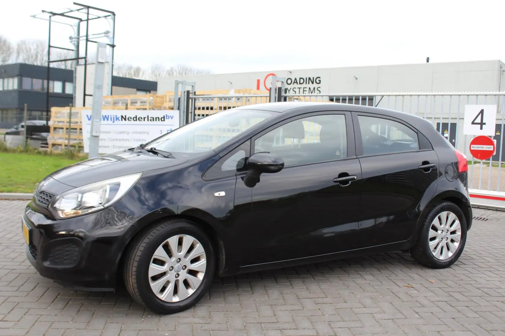 Kia Rio 1.2 CVVT 5drs airco Schwarz - 2