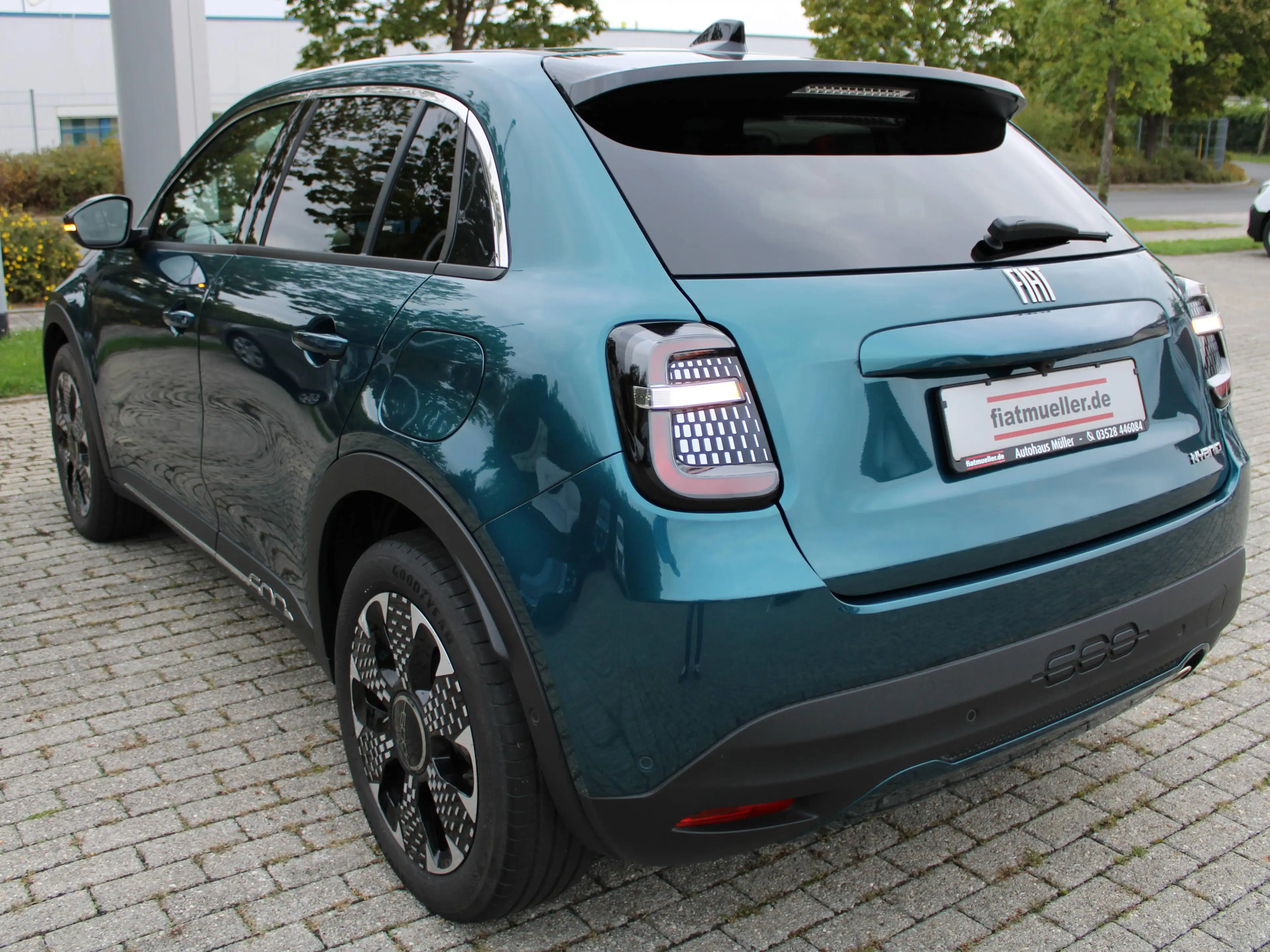 Fiat 600 Hybrid La Prima, Navi, LM-Räder, CarPlay, Rückfahrkamera — photo 2