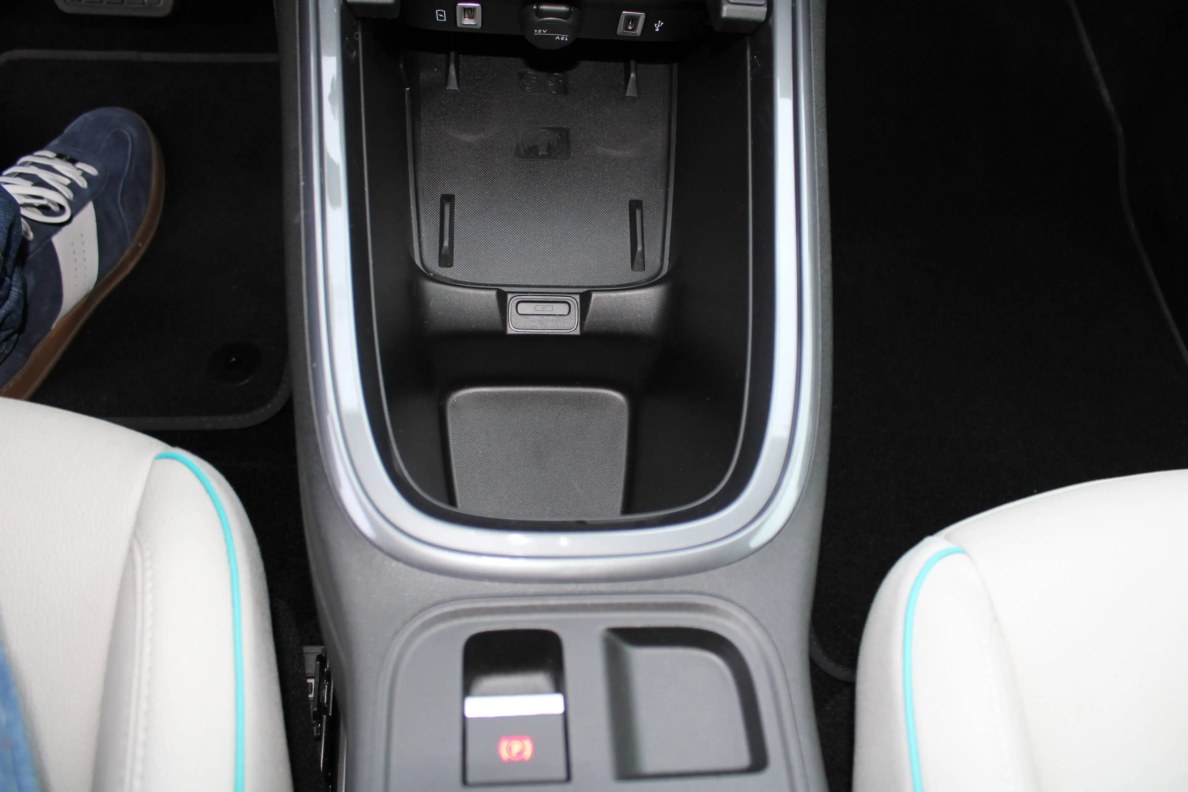 Fiat 600 Hybrid La Prima, Navi, LM-Räder, CarPlay, Rückfahrkamera — photo 8