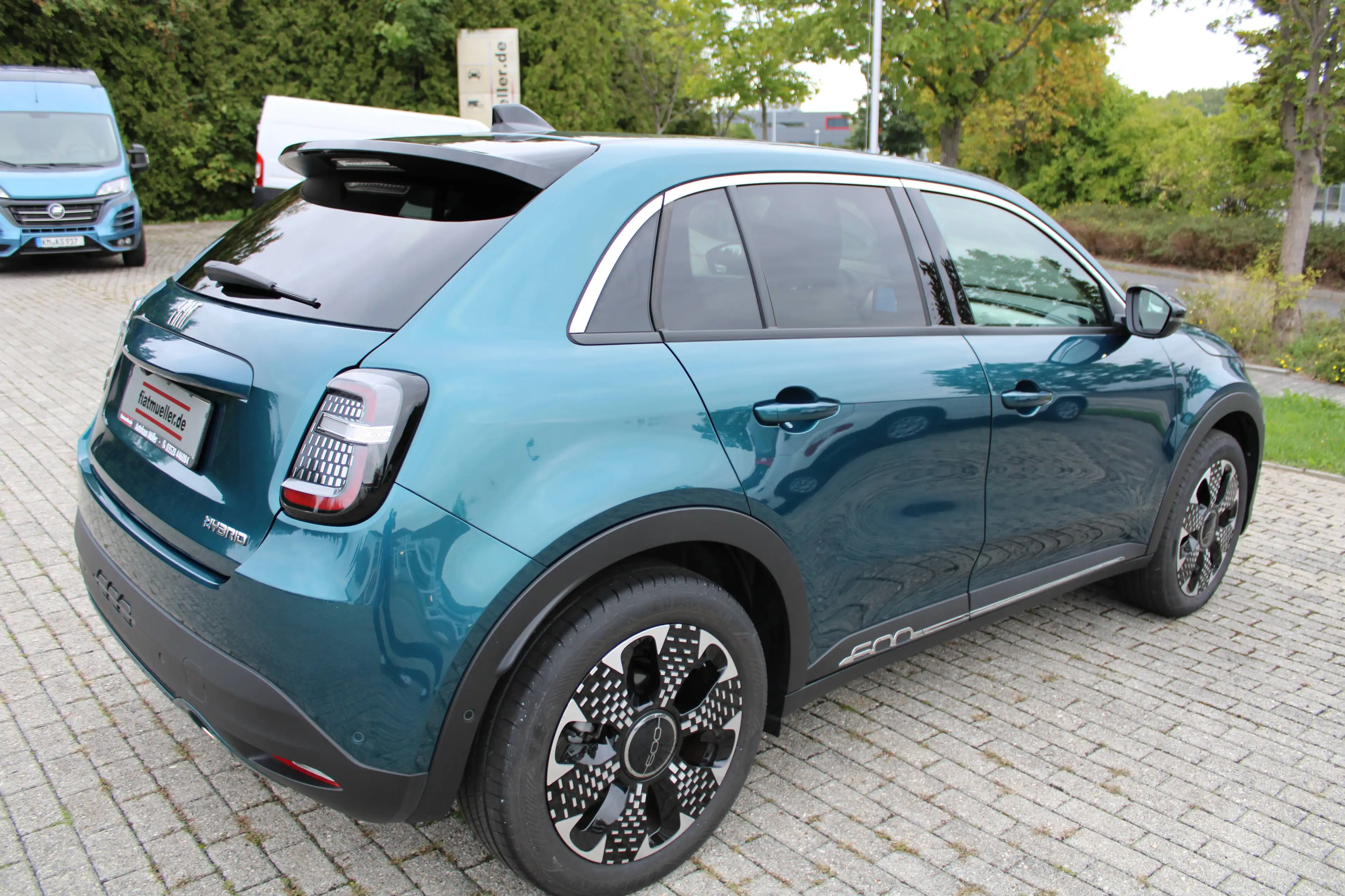 Fiat 600 Hybrid La Prima, Navi, LM-Räder, CarPlay, Rückfahrkamera — photo 3