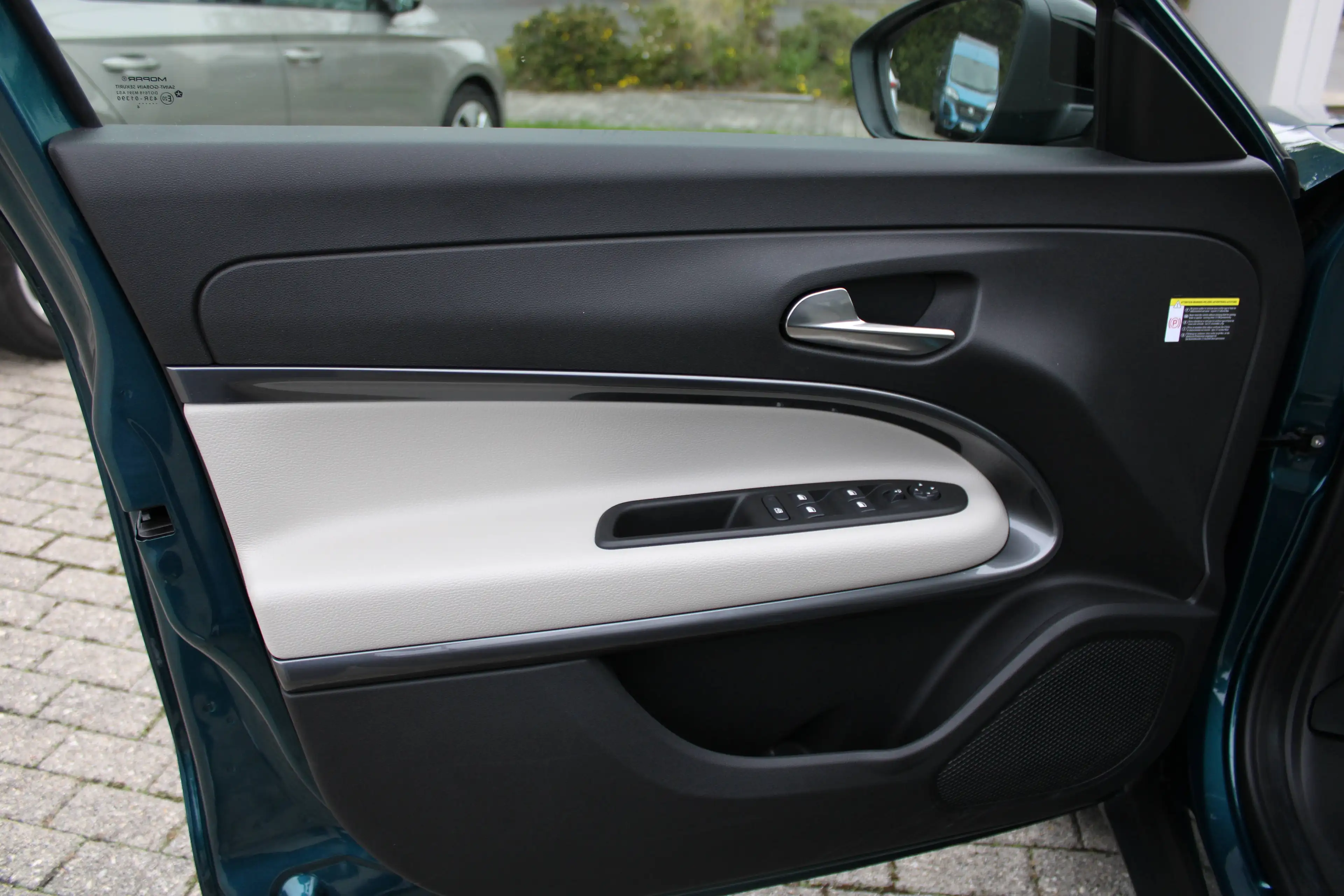 Fiat 600 Hybrid La Prima, Navi, LM-Räder, CarPlay, Rückfahrkamera — photo 10