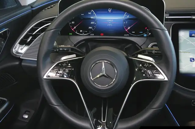 Mercedes-Benz E-Class view 13