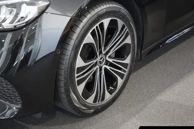 Mercedes-Benz E-Class view 5