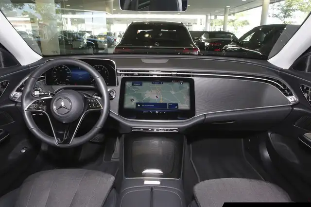 Mercedes-Benz E-Class view 10