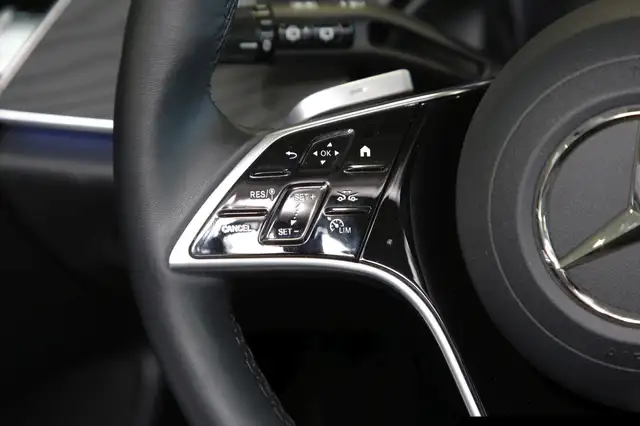 Mercedes-Benz E-Class view 16