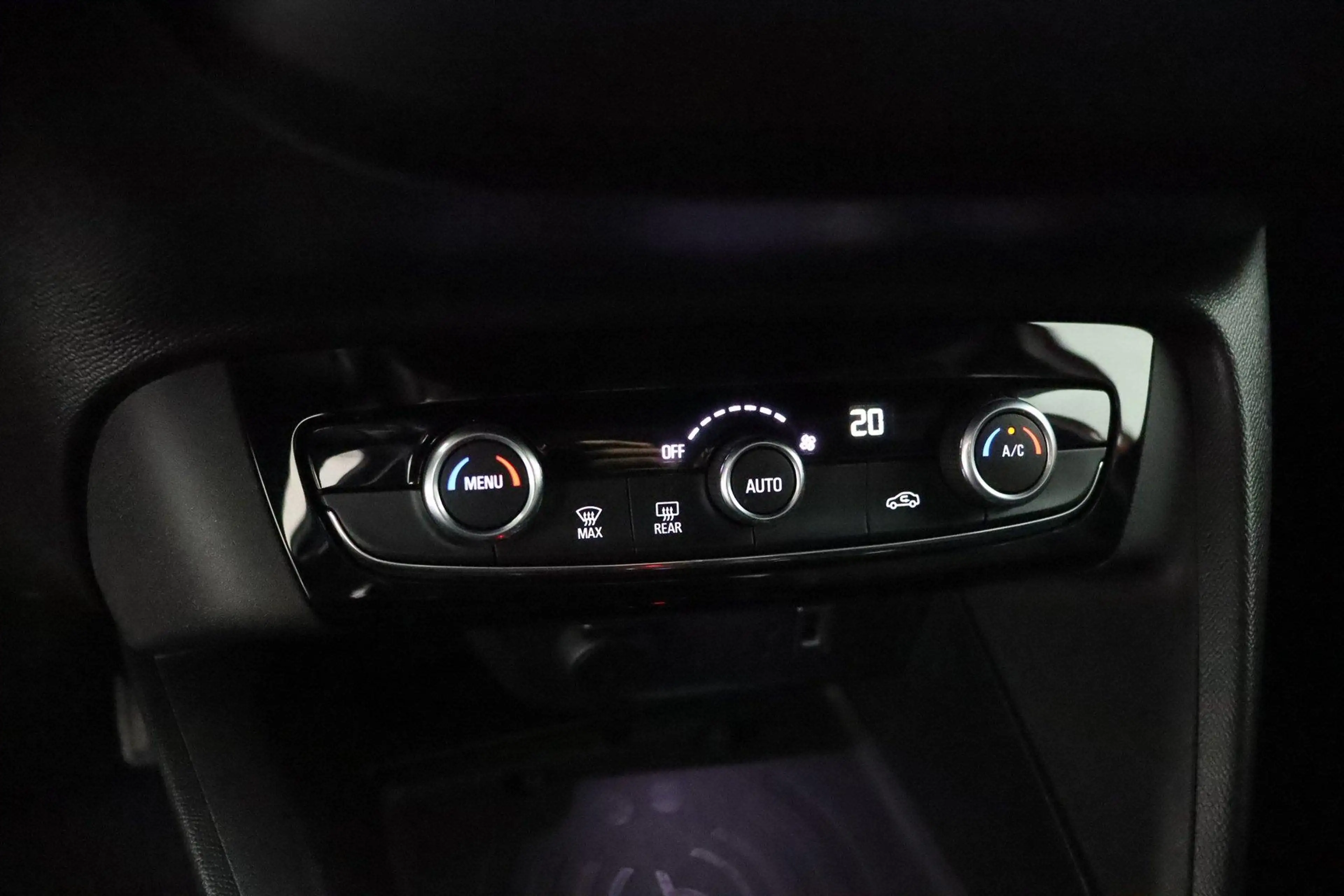 Opel Corsa-e e-Launch Edition 50 kWh — photo 6