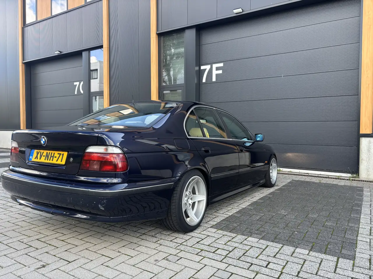 BMW 523i, foto 4