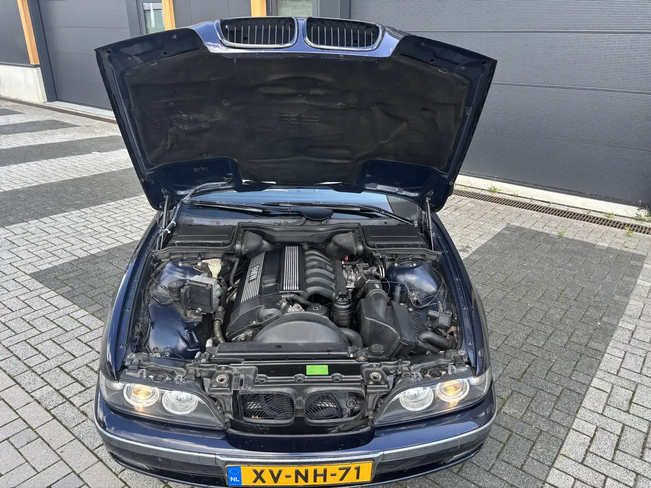 BMW 523i, foto 11