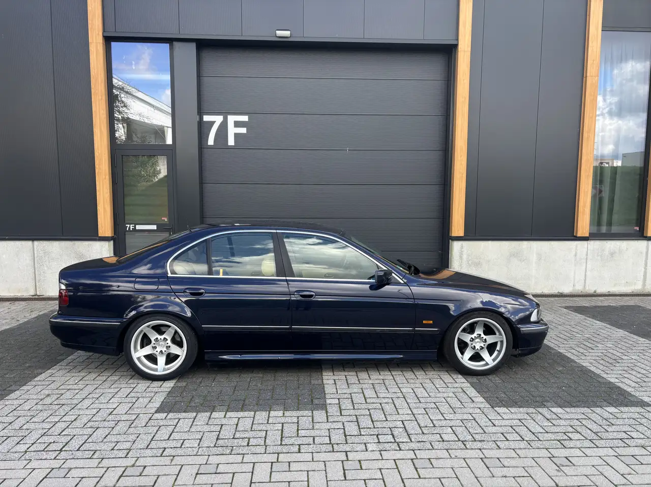BMW 523i, foto 5