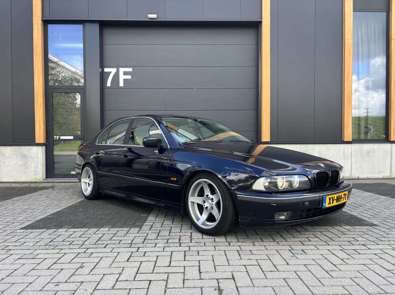 BMW 523i, foto 6