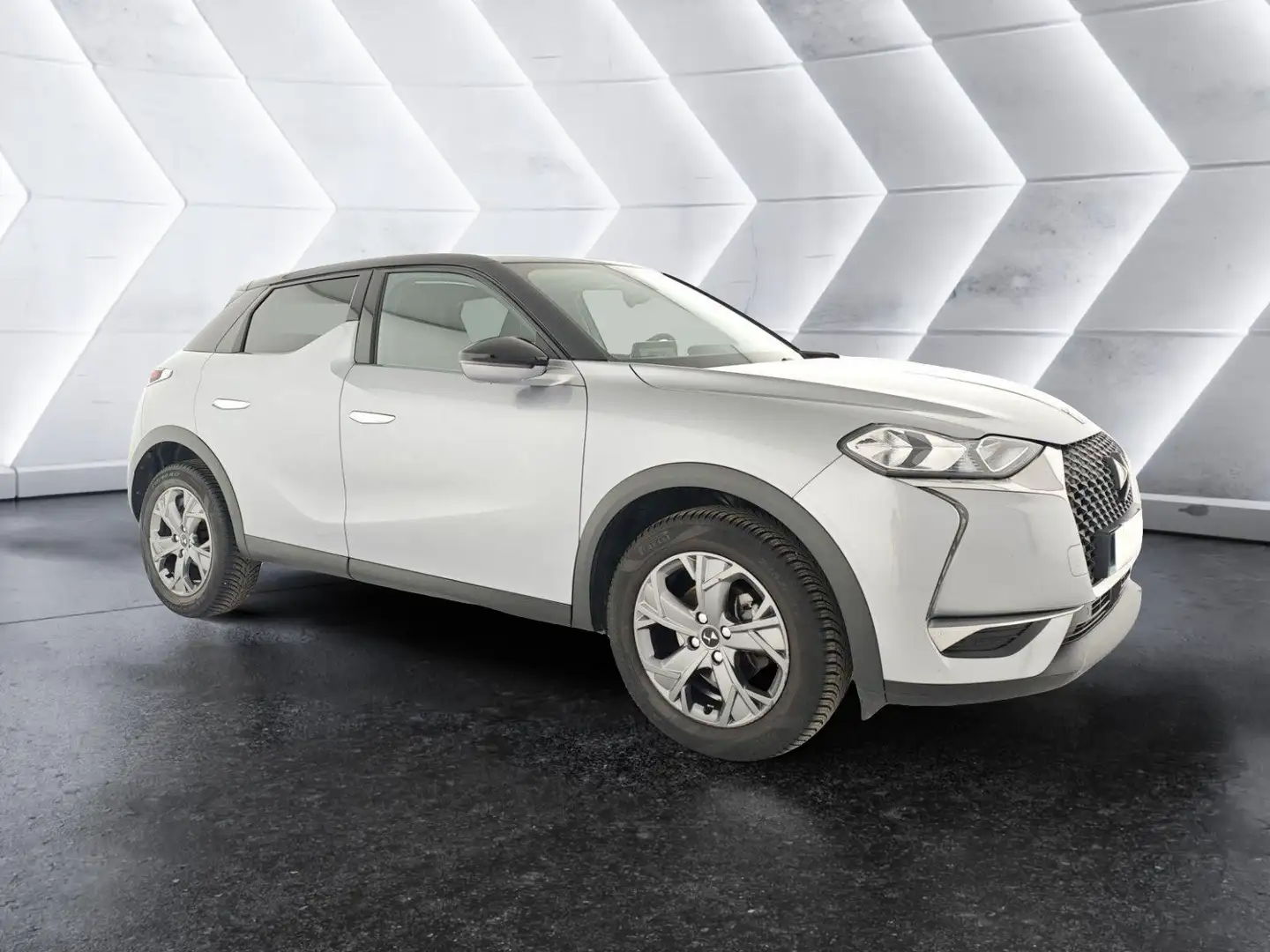 DS Automobiles DS 3 Crossback DS 3 PureTech 100 Bastille Business 2k** Ezüst - 1