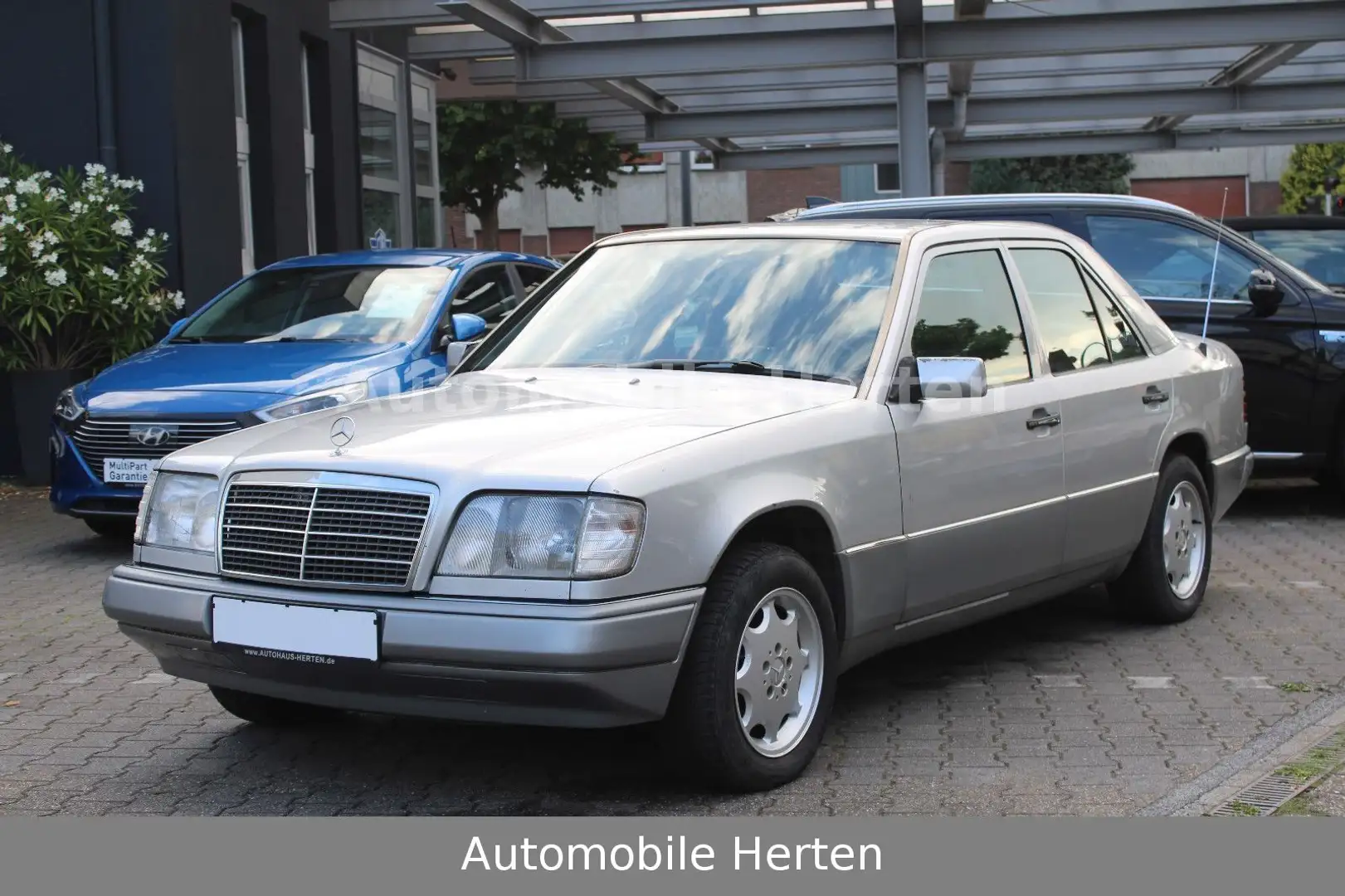 Mercedes-Benz E 200 *W124*LIMO*GUTER ZUSTAND*EL-SCHIEBEDACH! Argintiu - 1