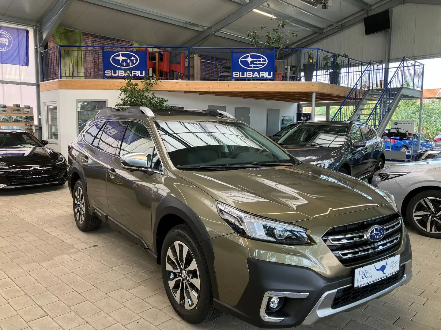 Subaru OUTBACK Outback Platinum 2 mal auf Lager Grün - 1