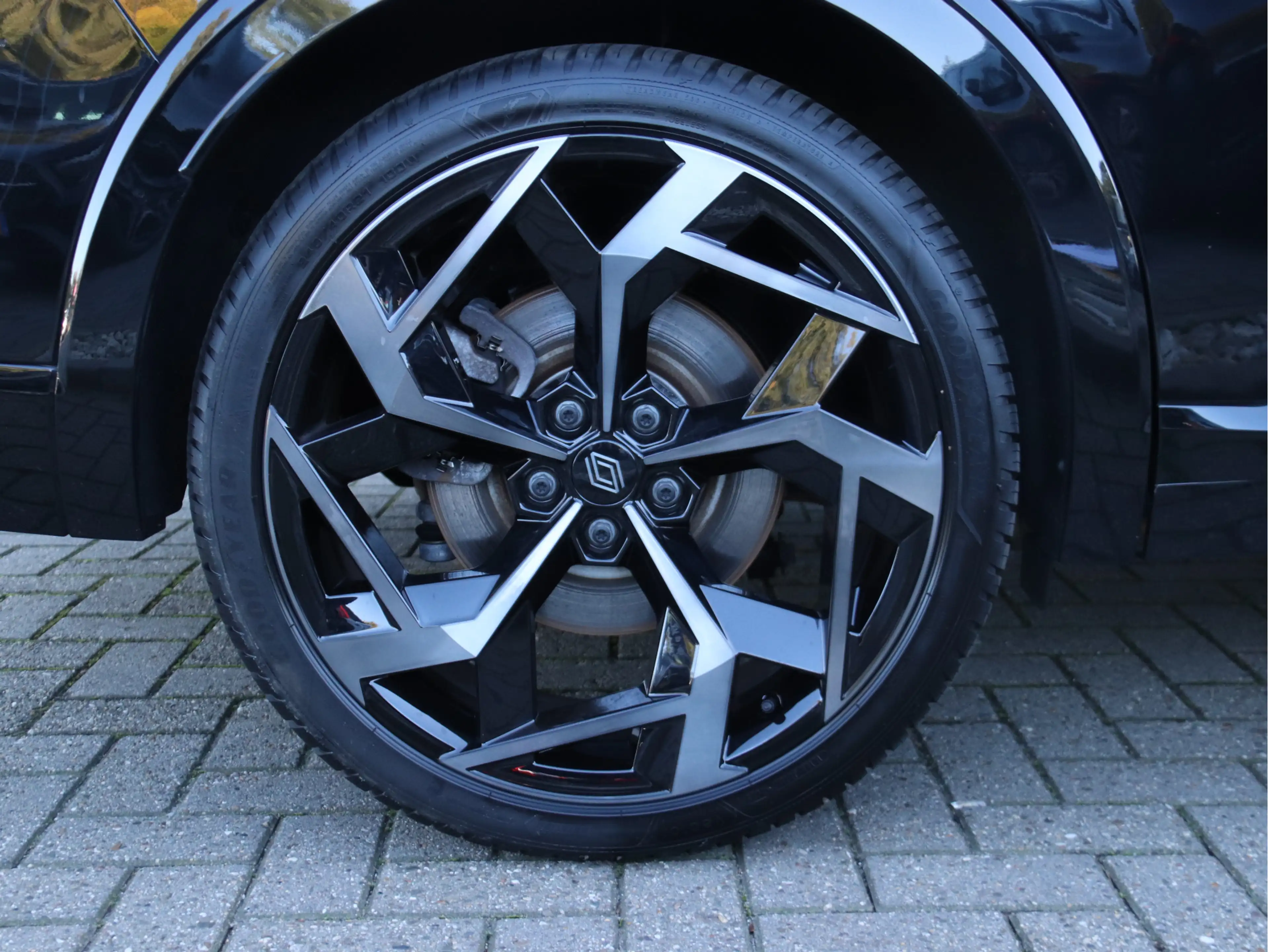 Renault Rafale 1.2 E-Tech 4x4 plug-in hybrid 300 atelier Alpine P — photo 21