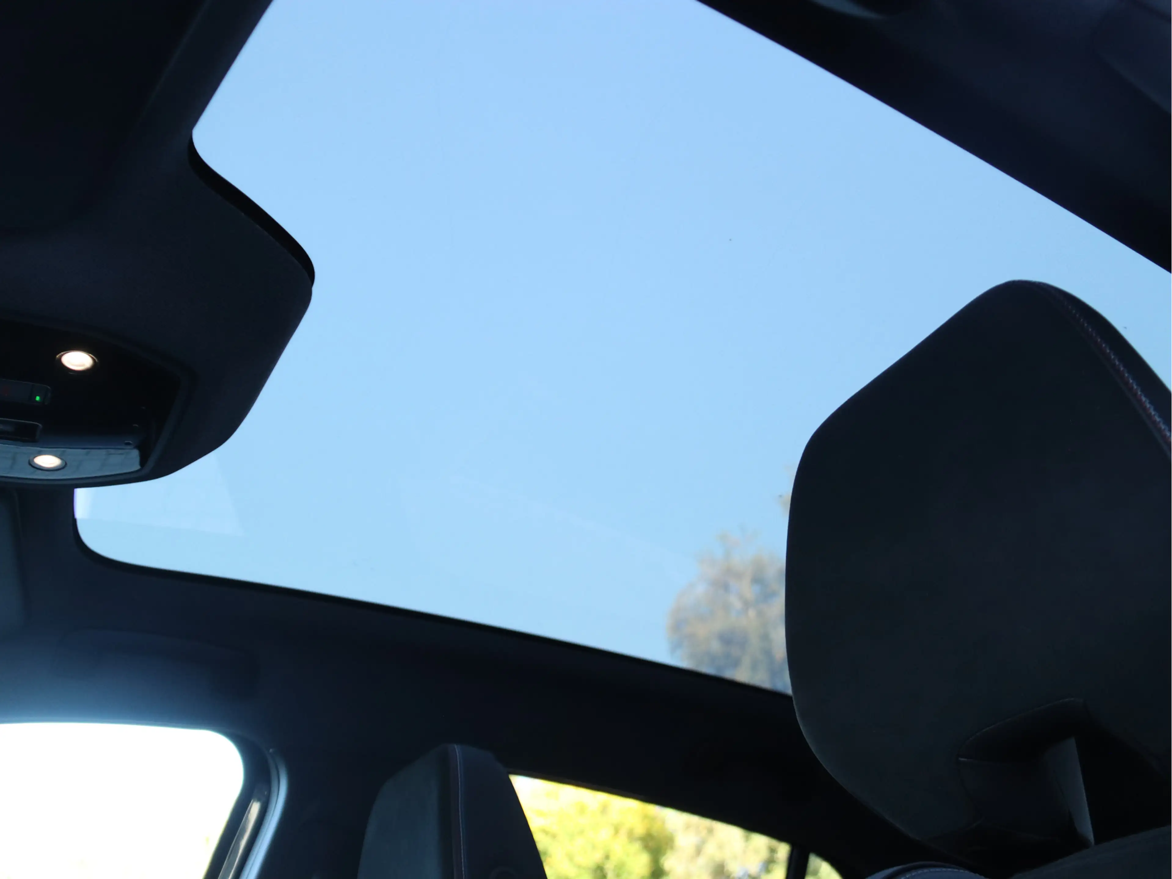 Renault Rafale 1.2 E-Tech 4x4 plug-in hybrid 300 atelier Alpine P — photo 19