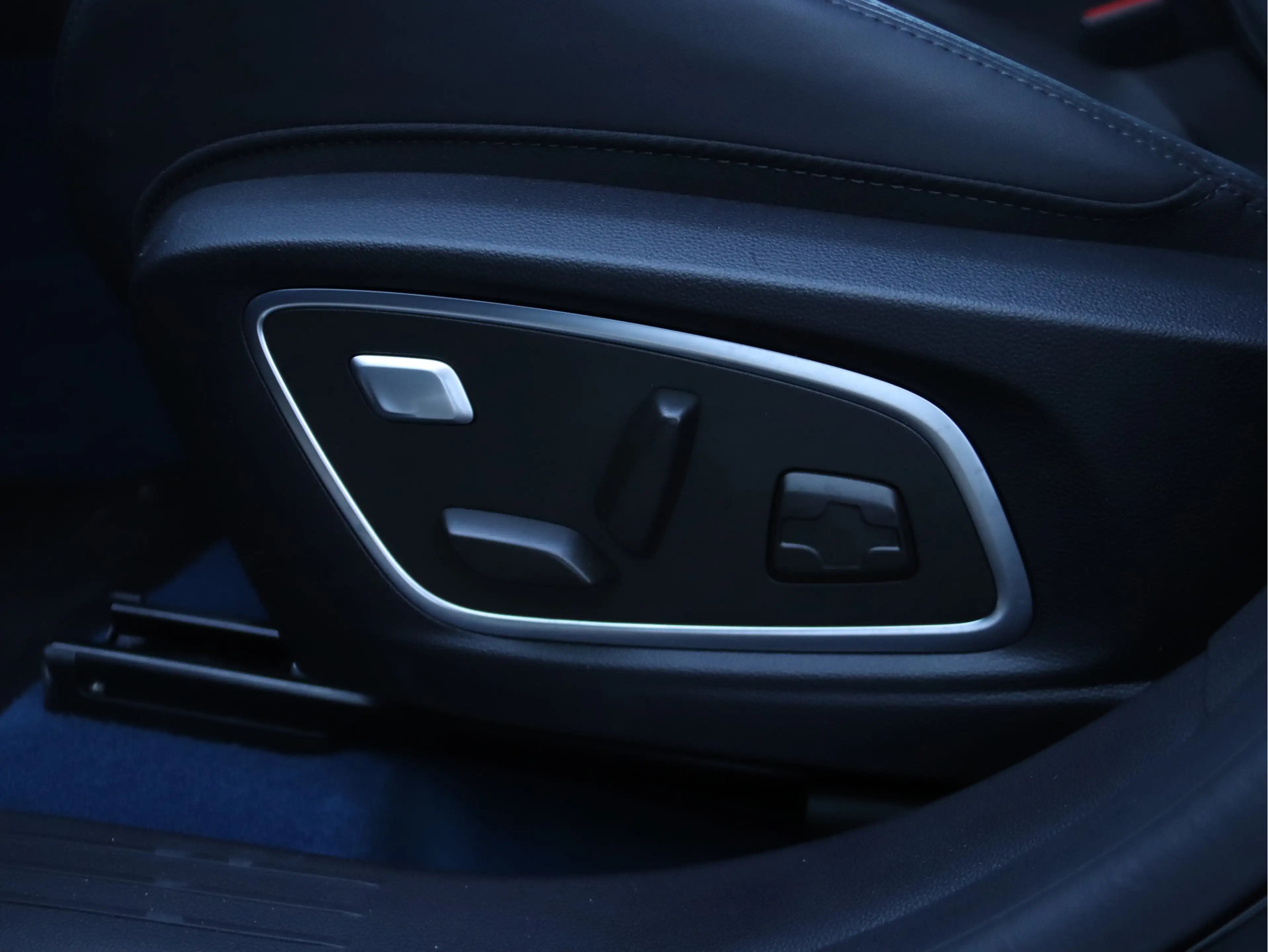 Renault Rafale 1.2 E-Tech 4x4 plug-in hybrid 300 atelier Alpine P — photo 9