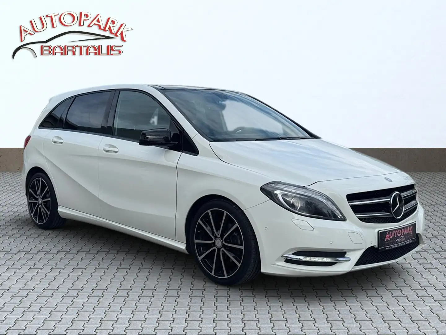 Mercedes-Benz B 200 BlueEfficiency **PANORAMA**SHZ** Bianco - 2