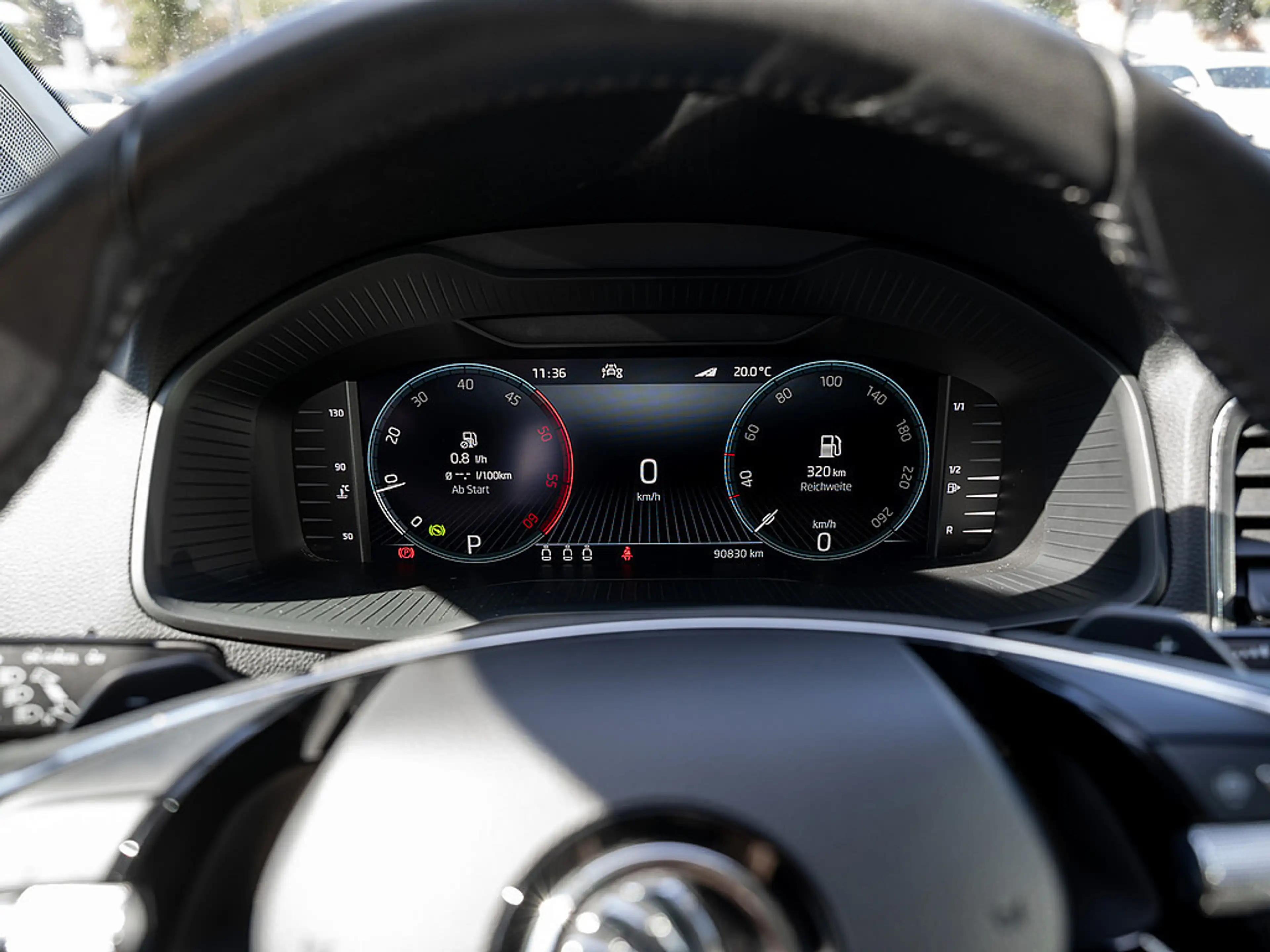Skoda Karoq 2.0 TDI Style 4x4 AHK KAM LED SHZ PDC — photo 11