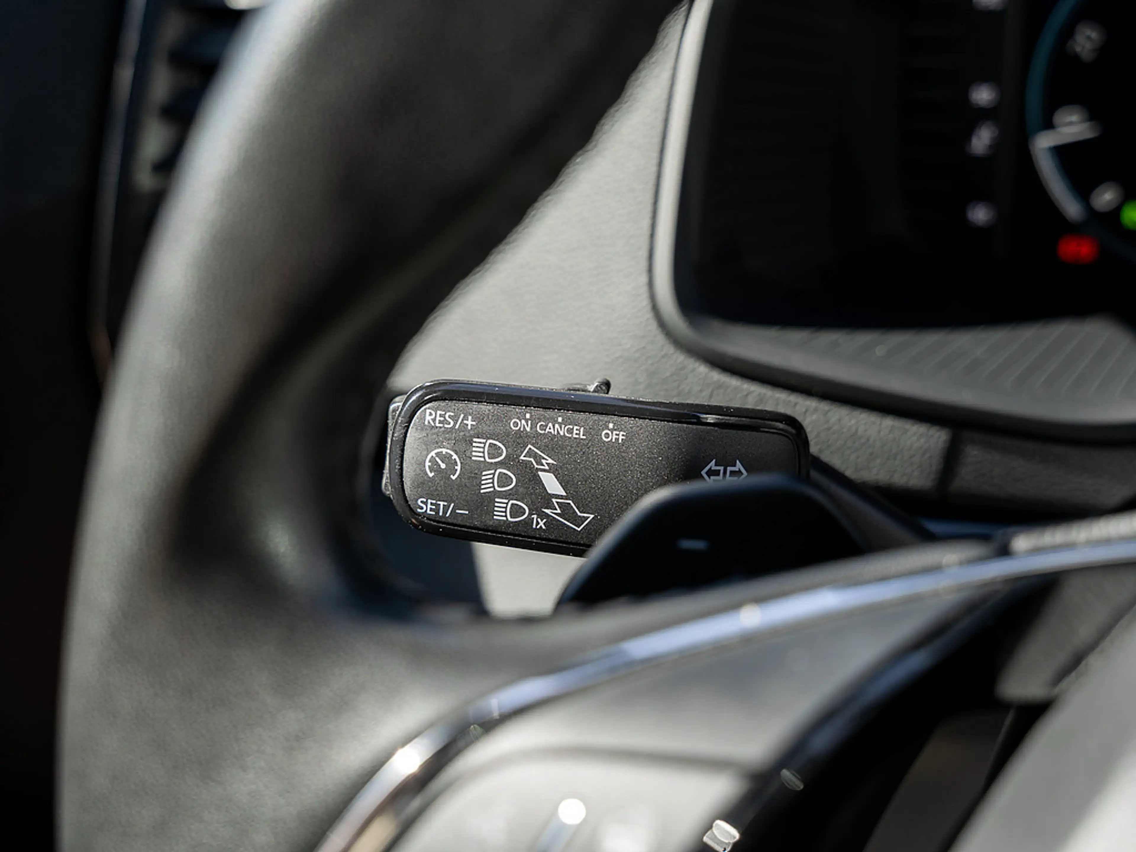 Skoda Karoq 2.0 TDI Style 4x4 AHK KAM LED SHZ PDC — photo 12