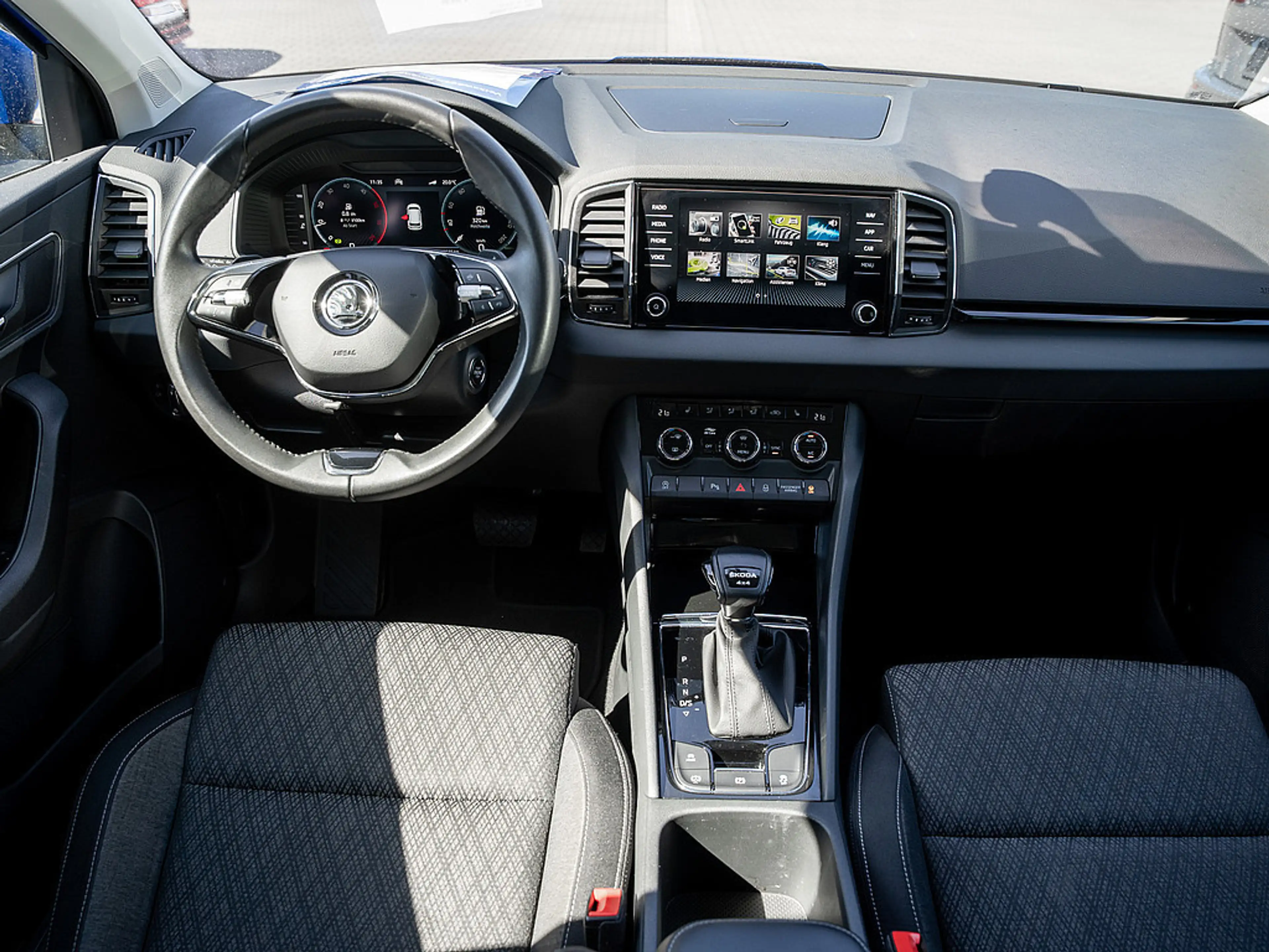 Skoda Karoq 2.0 TDI Style 4x4 AHK KAM LED SHZ PDC — photo 6