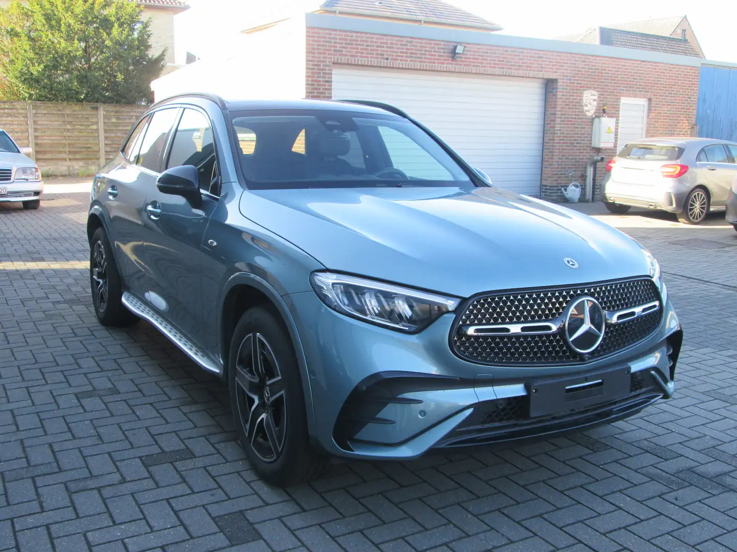 Mercedes-Benz GLC 300 E 4MATIC HYBRIDE AMG PANO TREKHAAK Vert - 2