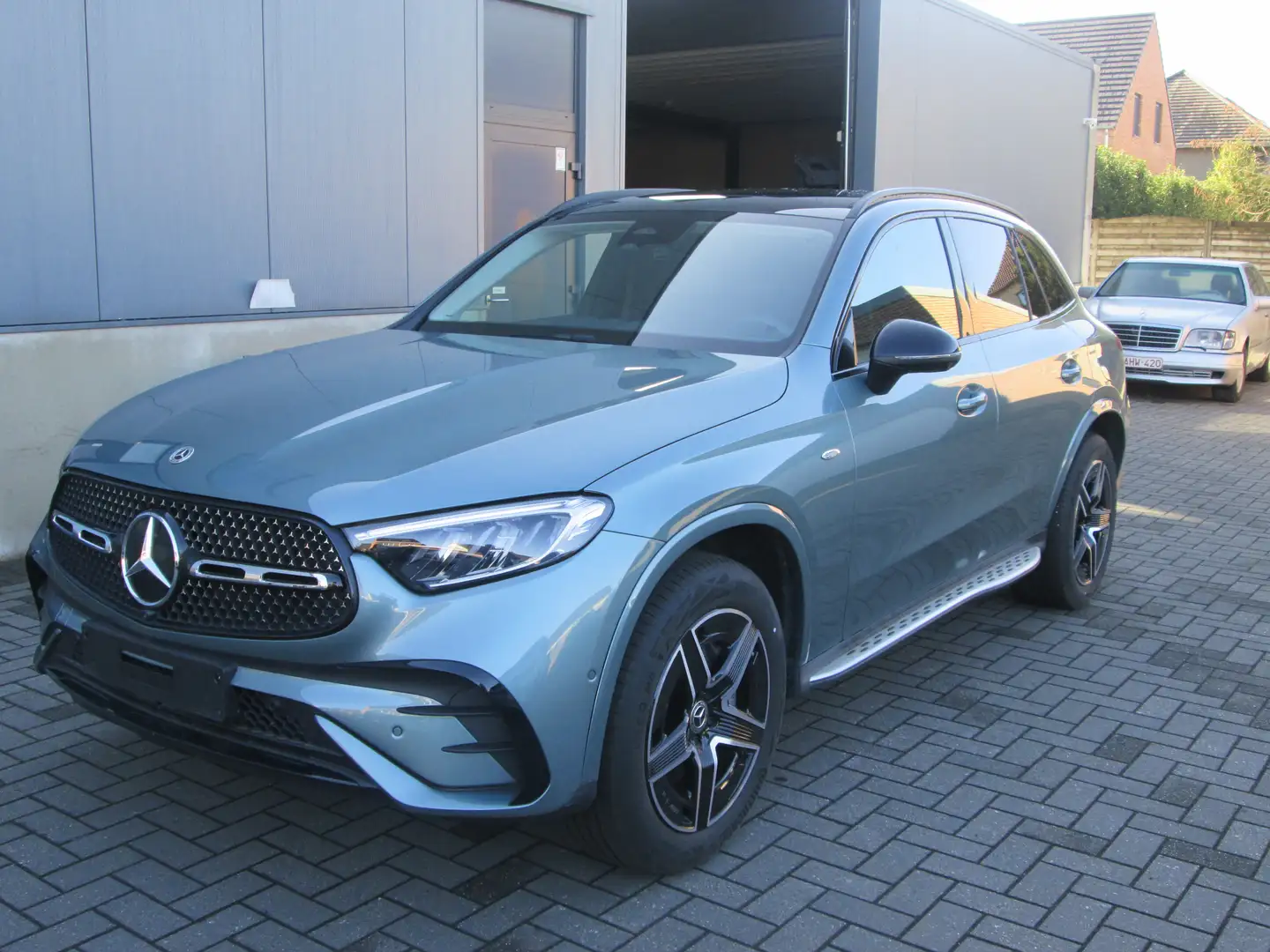 Mercedes-Benz GLC 300 E 4MATIC HYBRIDE AMG PANO TREKHAAK Vert - 1