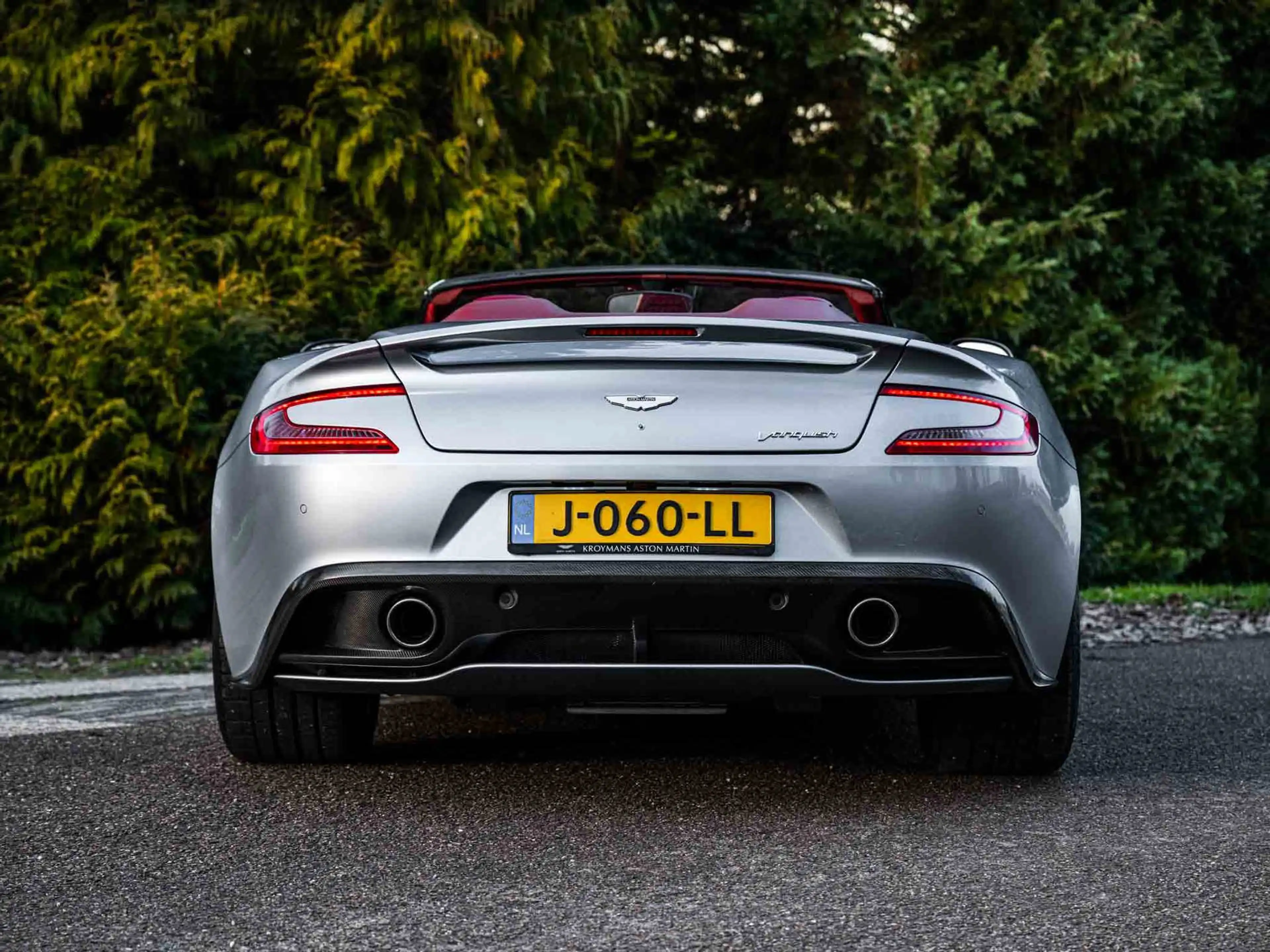 Aston Martin Vanquish Volante 6.0 V12 Touchtronic 2+2 — photo 5