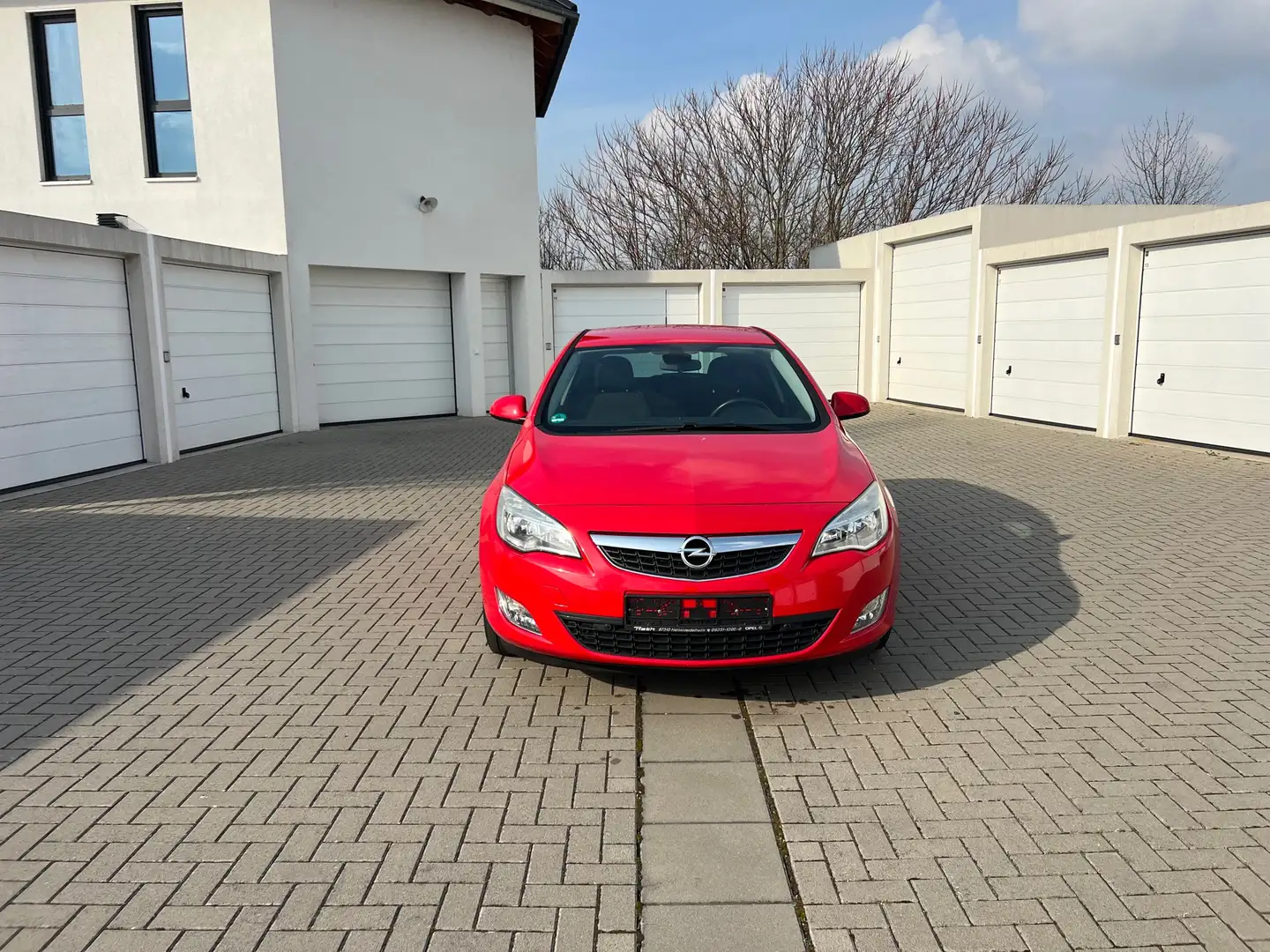 Opel Astra Design Edition Rot - 1