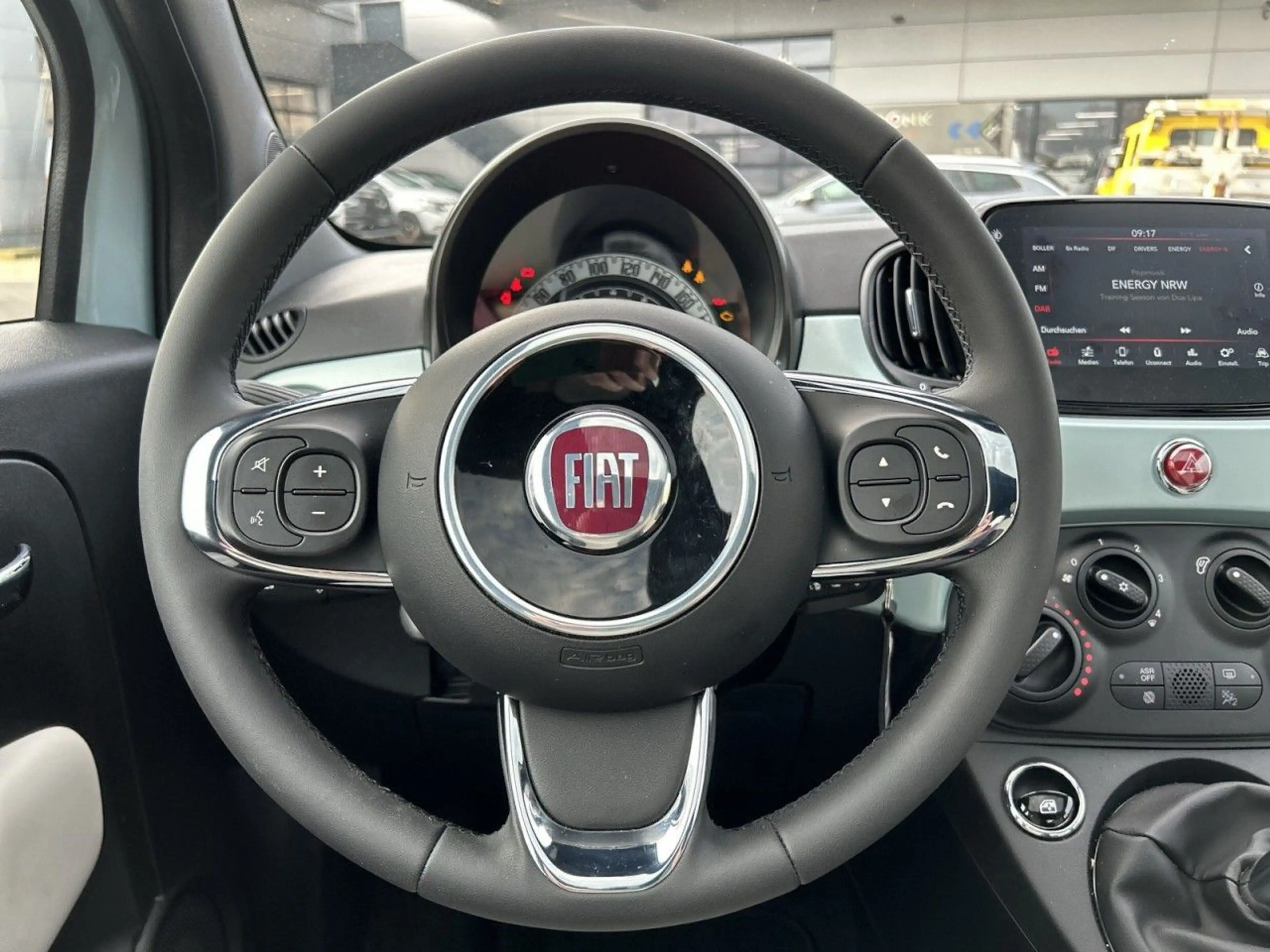 Fiat 500 1.0l 70PS DOLCEVITA **Glasdach/Sensoren** — photo 11