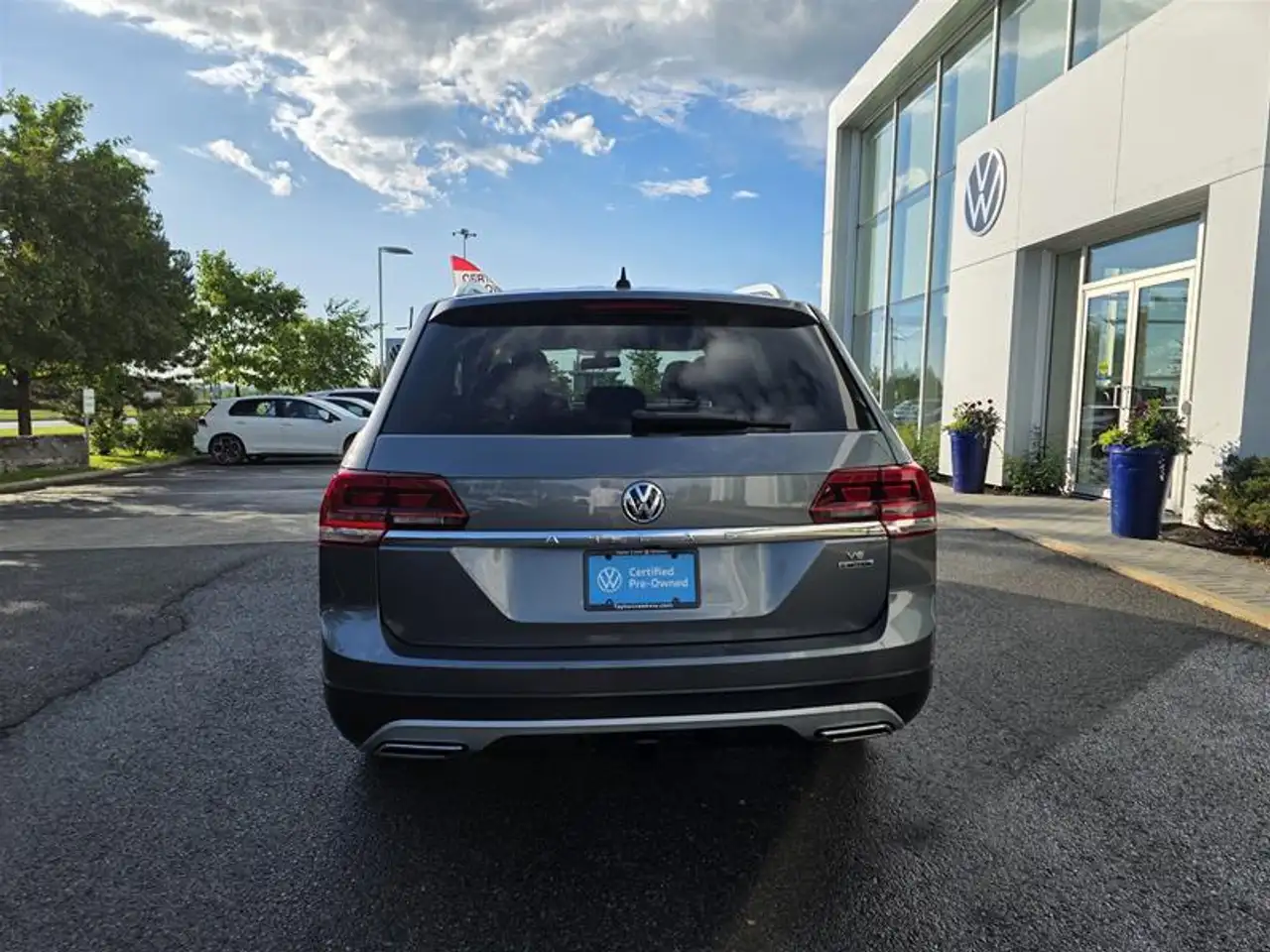Volkswagen Atlas photo Volkswagen Atlas