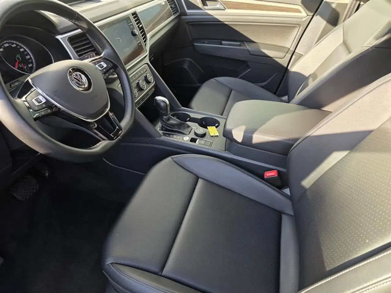 Volkswagen Atlas photo Volkswagen Atlas