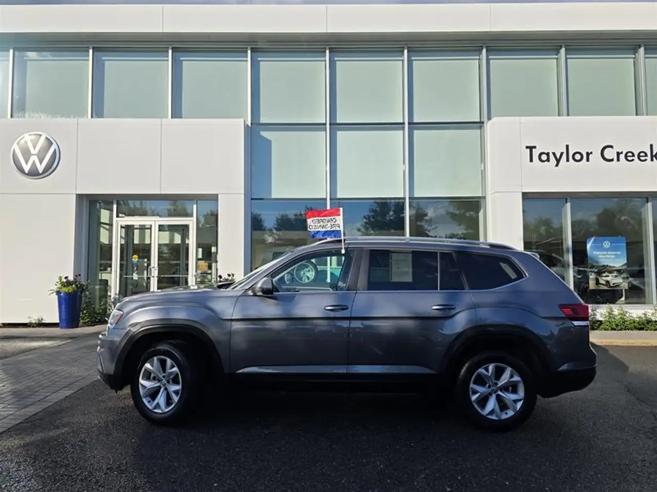 Volkswagen Atlas photo Volkswagen Atlas