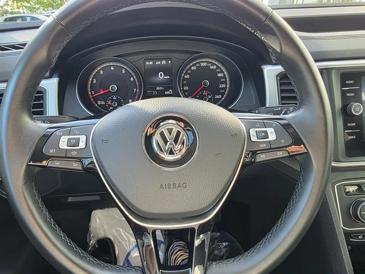 Volkswagen Atlas photo Volkswagen Atlas