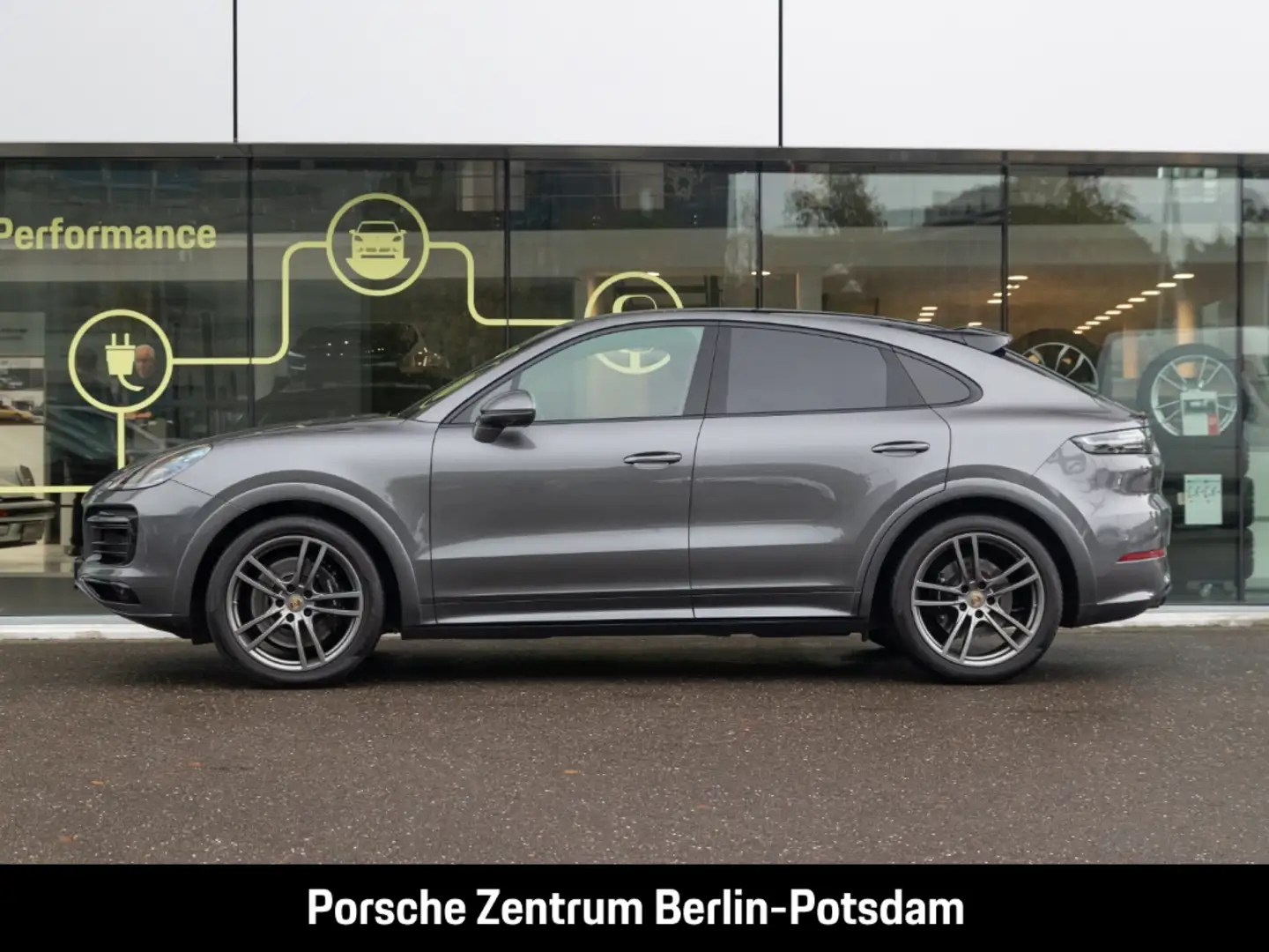 Porsche Cayenne GTS Coupe Burmester HA-Lenkung InnoDrive Gris - 2