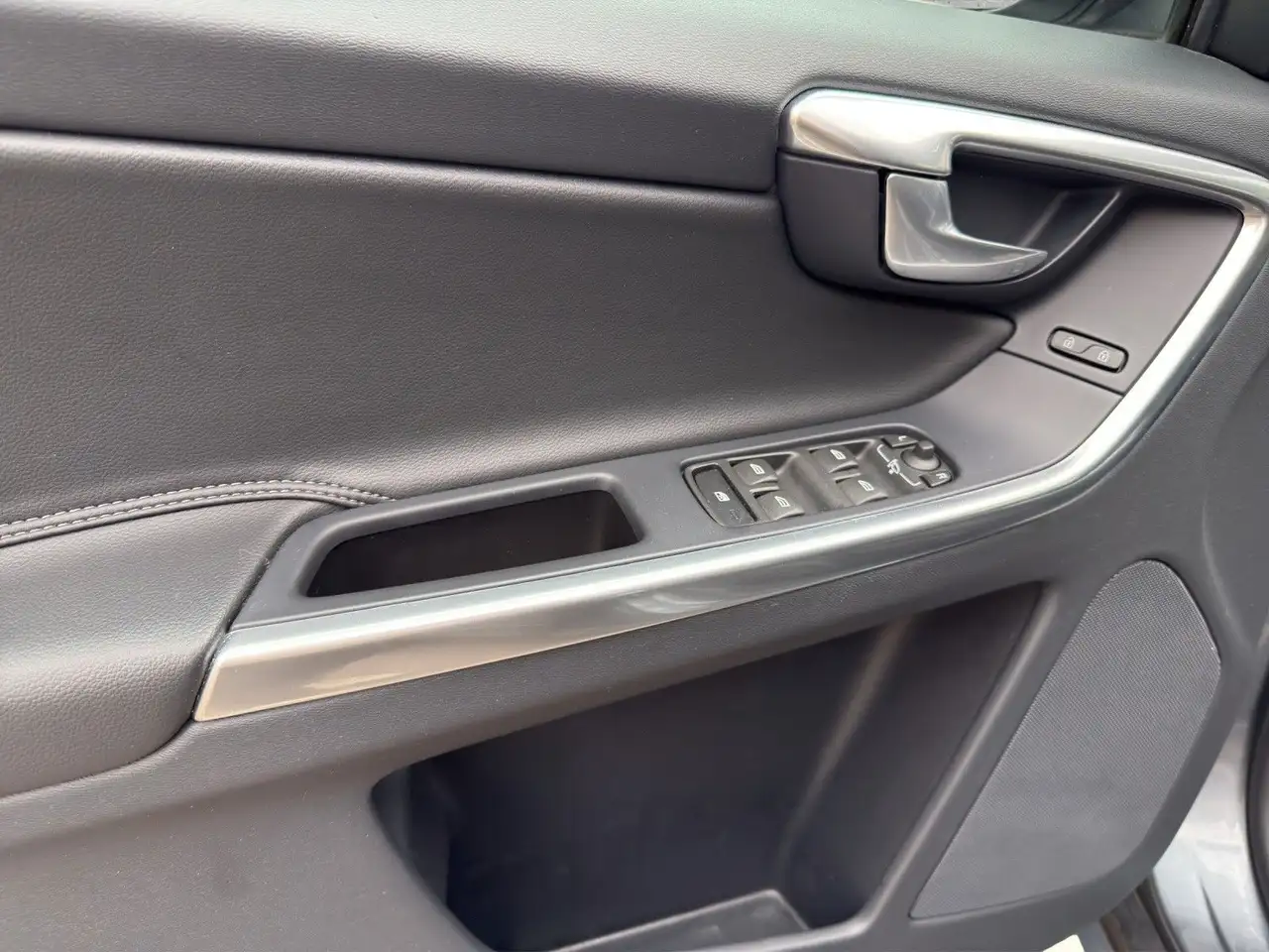 Volvo XC60 — photo 11 sur 25