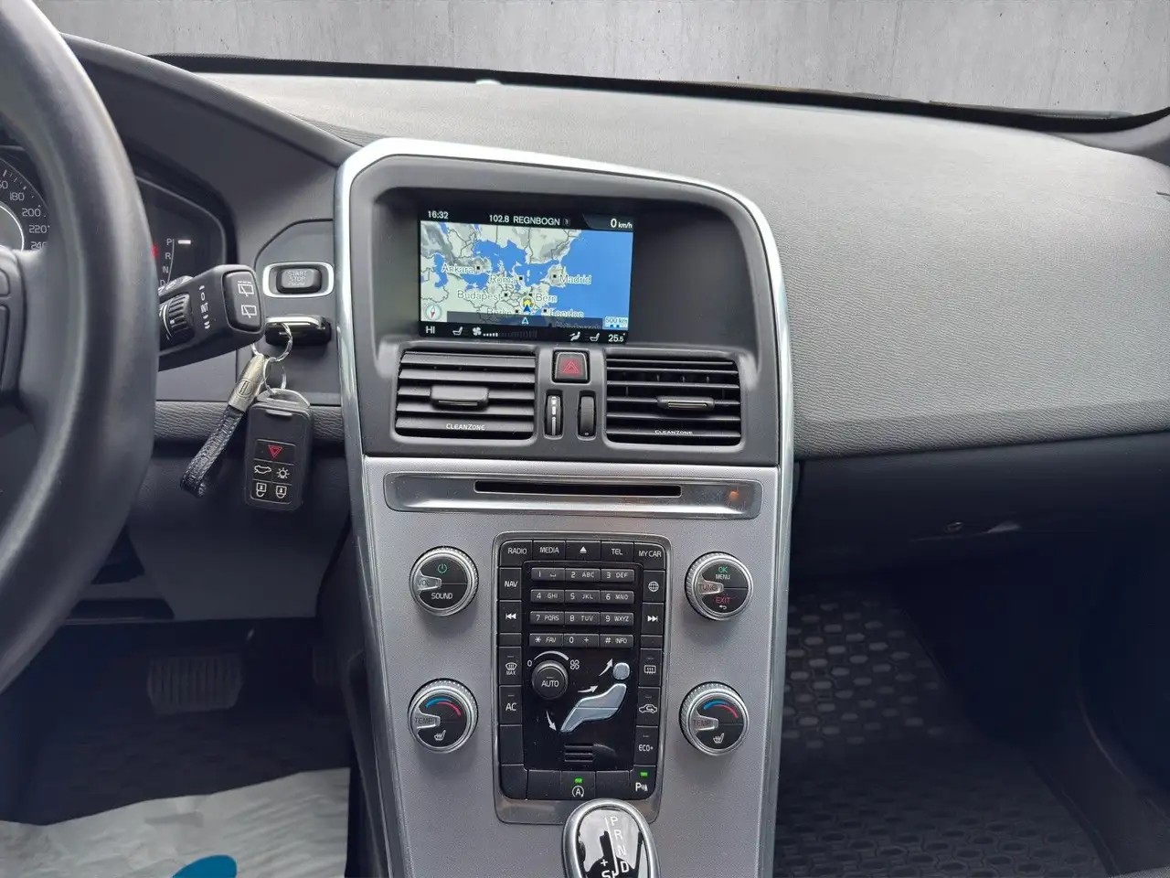 Volvo XC60 — photo 18 sur 25
