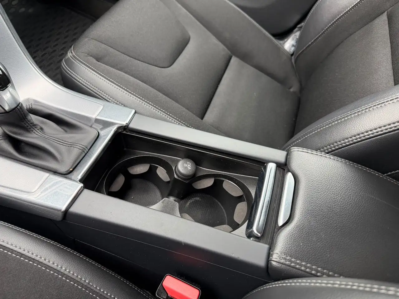 Volvo XC60 — photo 21 sur 25