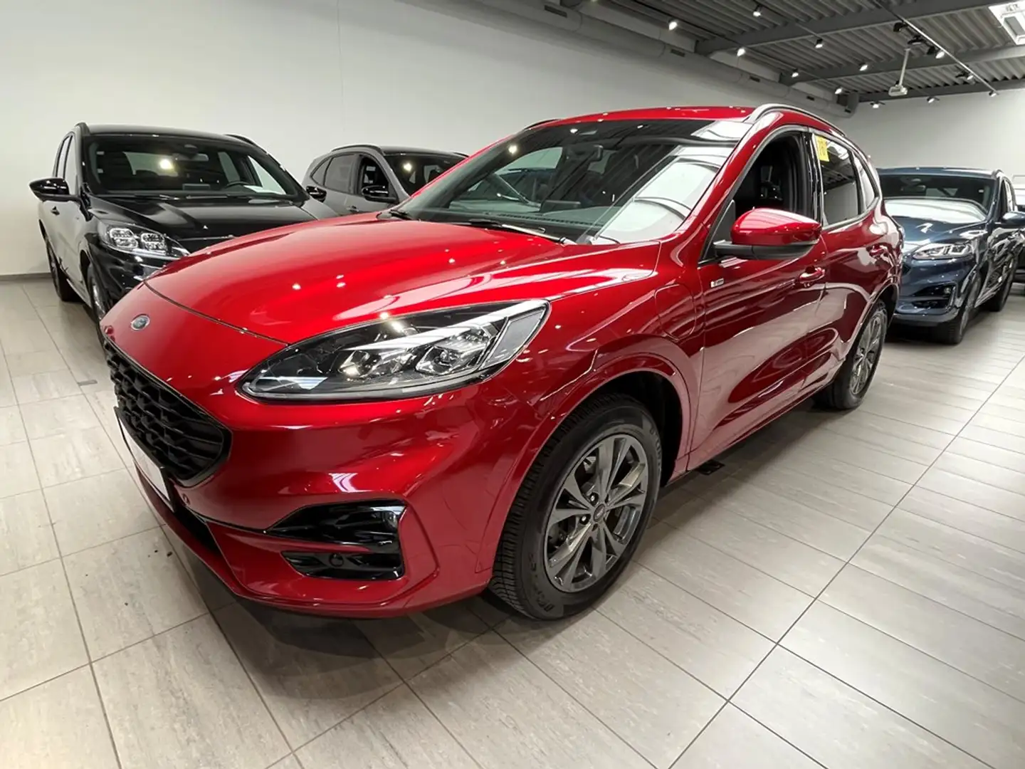 Ford Kuga ST Line X 2.5 PHEV 225PK    Lucid Red / Winter Pac Rouge - 2