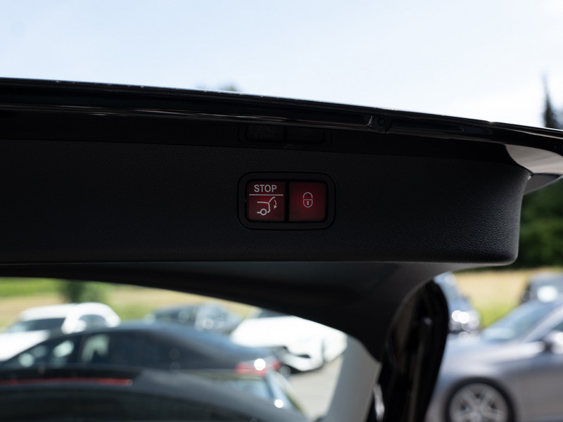 Mercedes-Benz E 200 4M T Avantgarde/LED/Cam/AHK/Totw/Distr/18" — photo 8