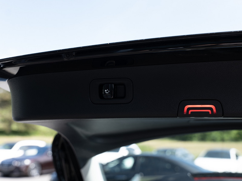 Mercedes-Benz E 200 4M T Avantgarde/LED/Cam/AHK/Totw/Distr/18" — photo 9